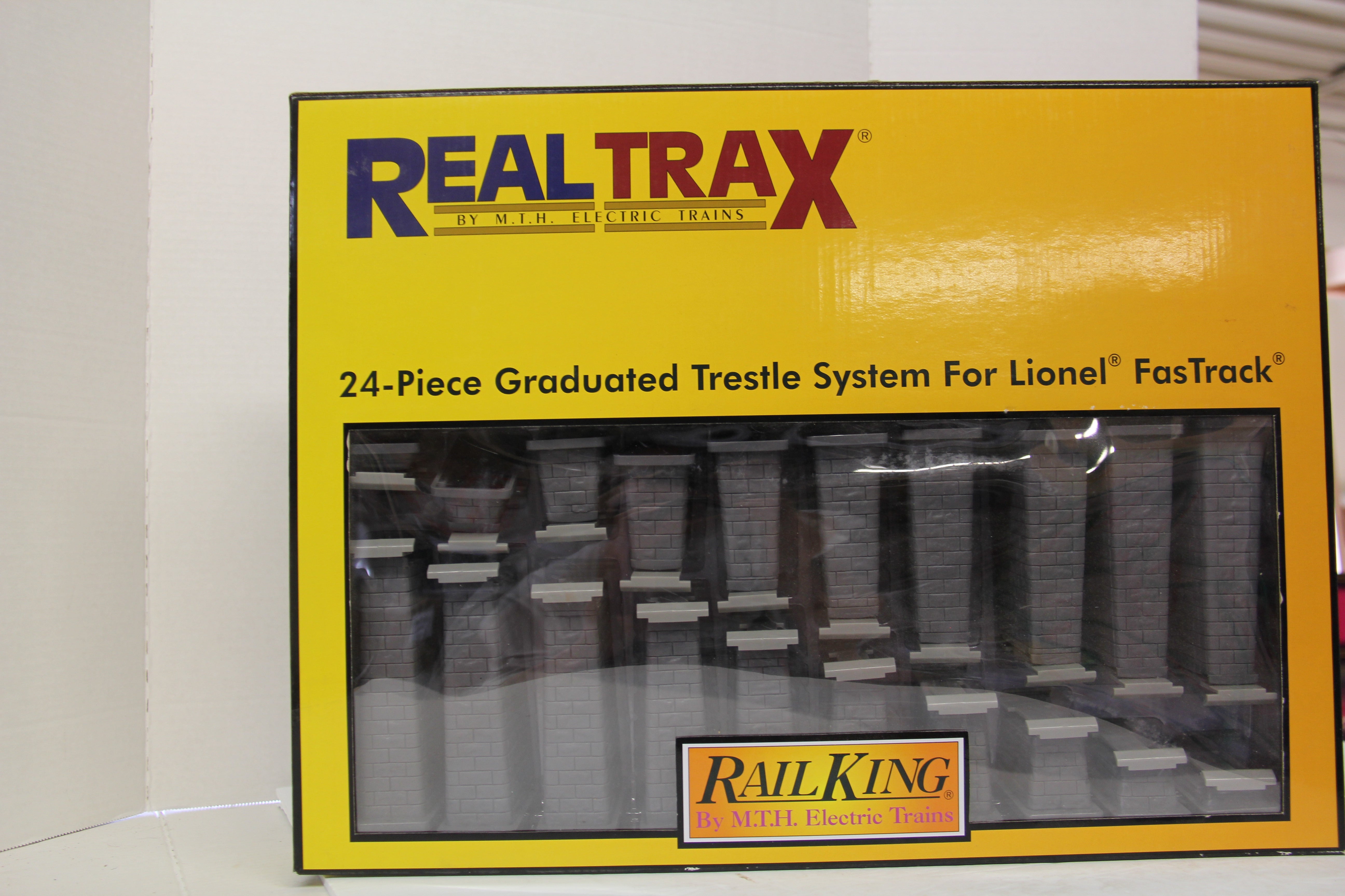 Rail King 40-1113 -24 Piece Graduated Trestle System For Lionel FasTrack-Second hand-M5264