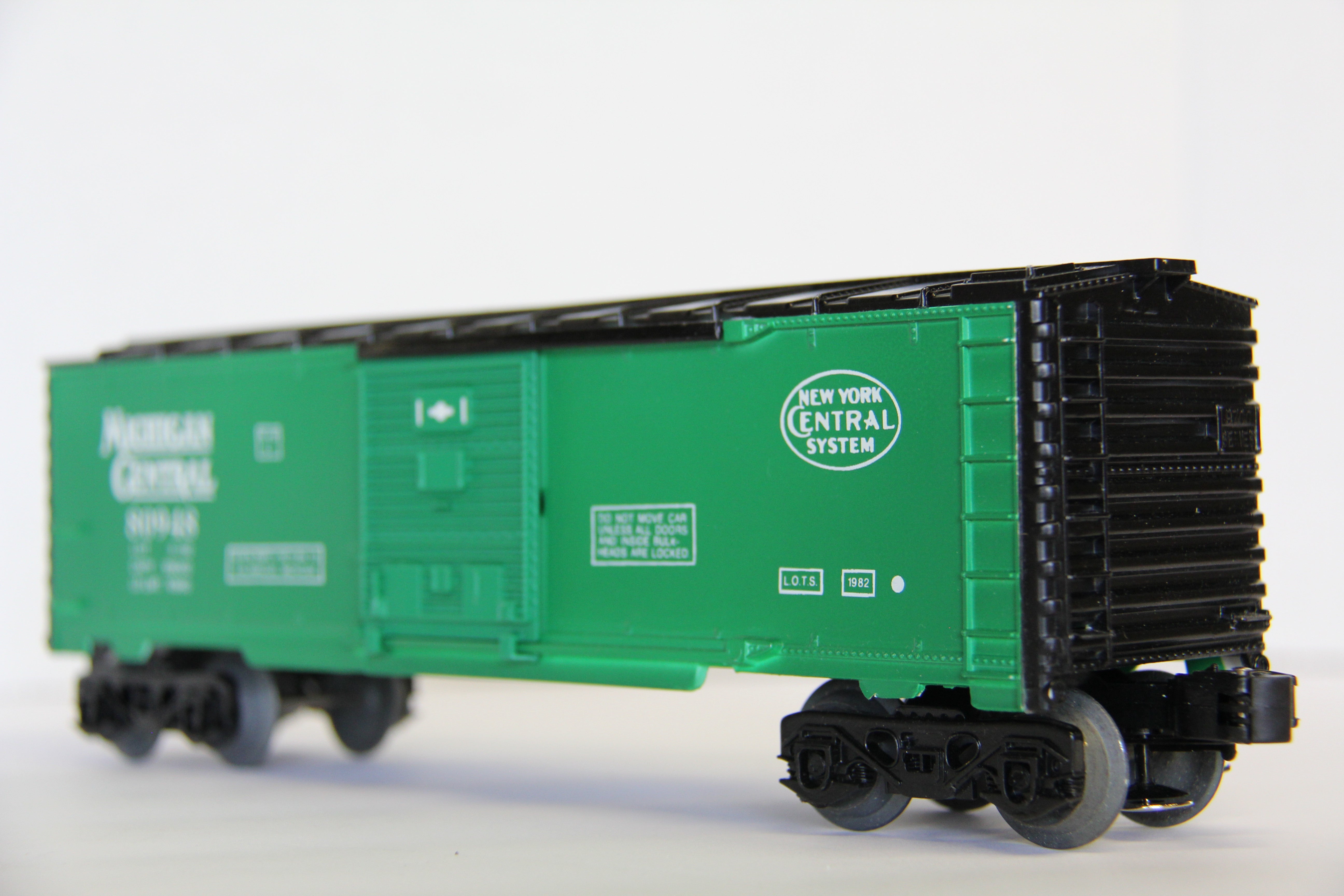 Lionel Michigan Central Boxcar #80948 WRONG BOX-Second hand-M6842