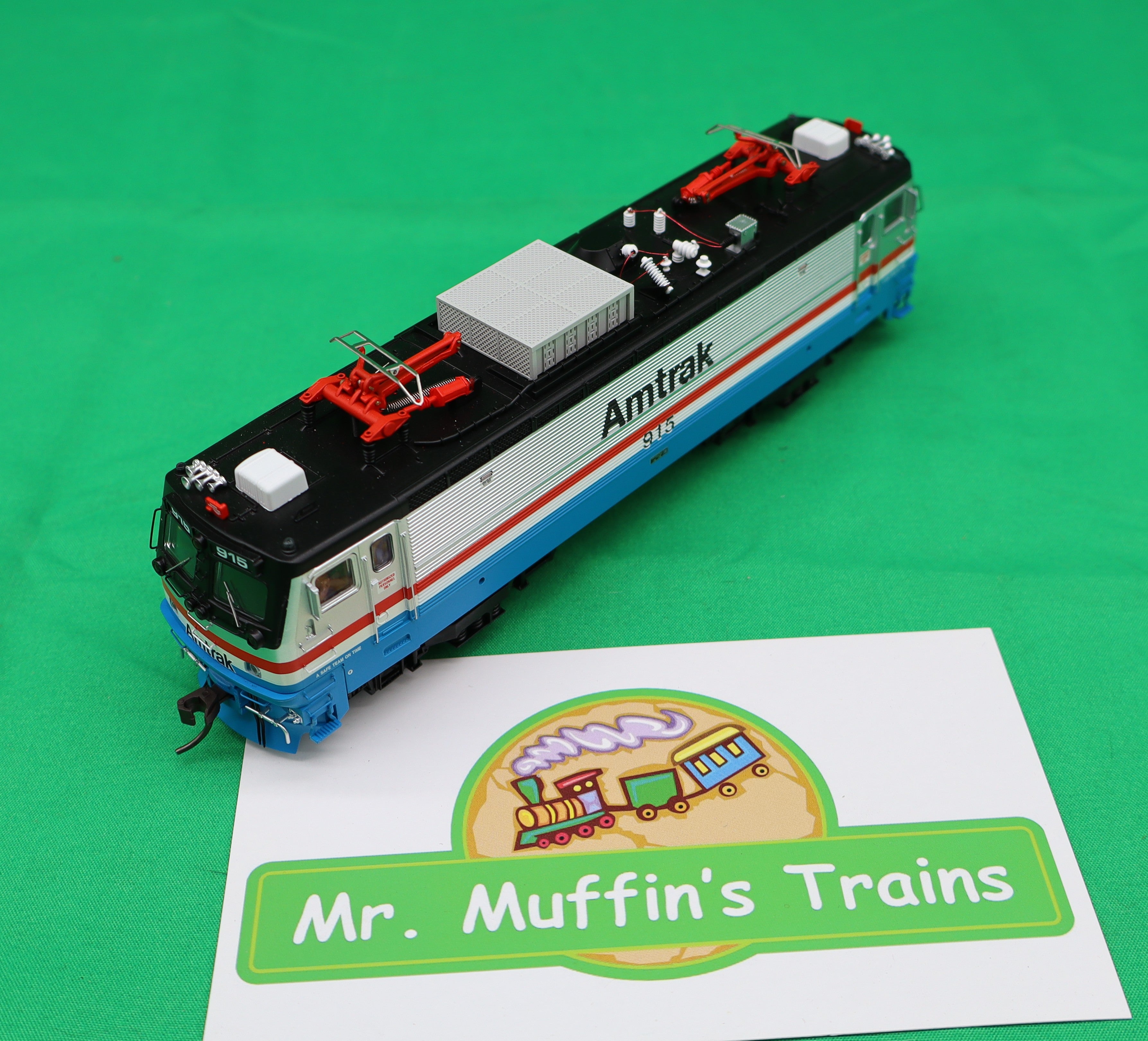 Atlas HO 10004642 - Master - Gold - AEM-7 Electric Locomotive "Amtrak" #915 (Phase III - Late '90s)