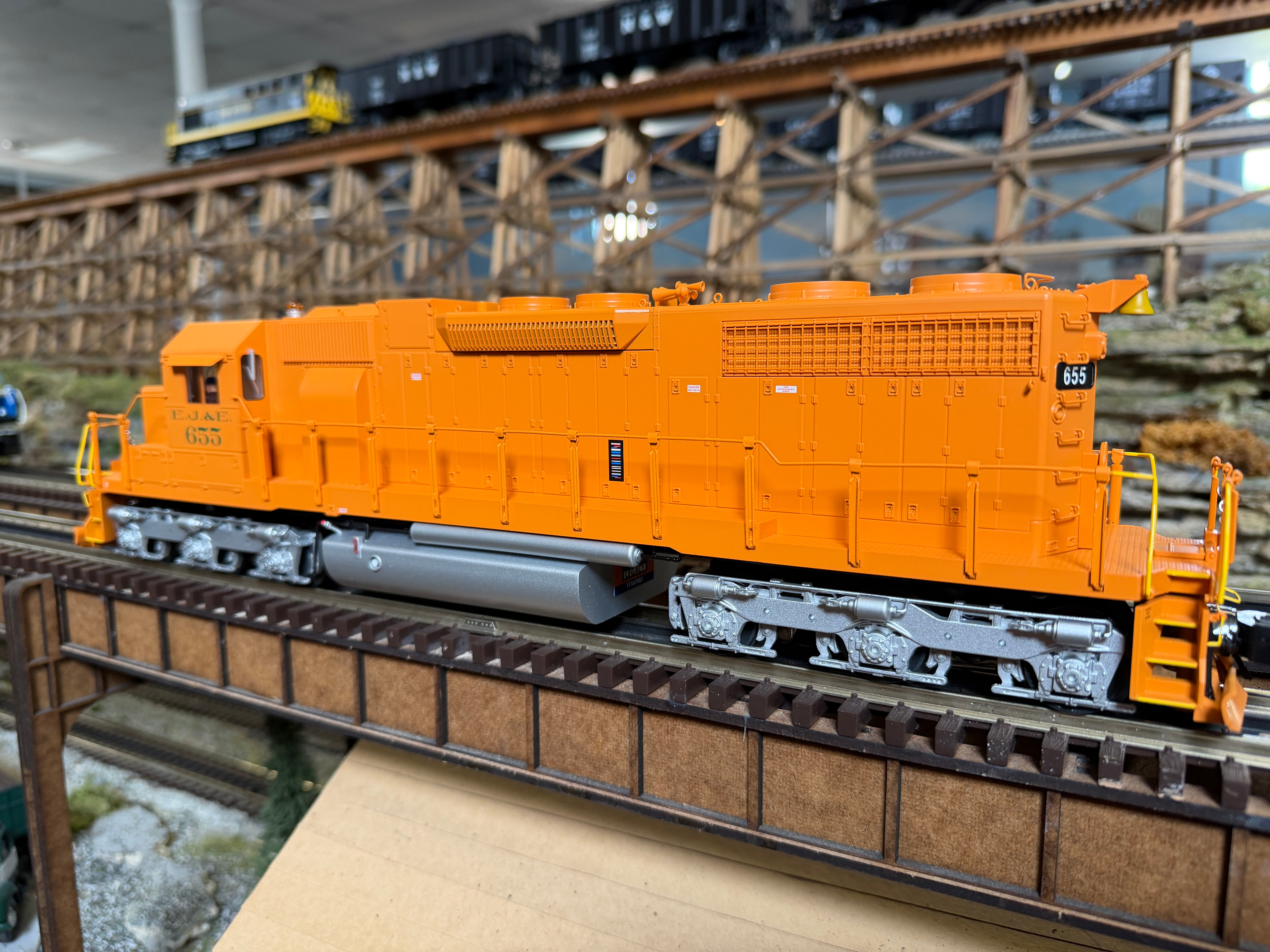 Lionel 2633362 - Legacy - SD-38 Diesel Locomotive "Elgin, Joliet & Eastern" #655