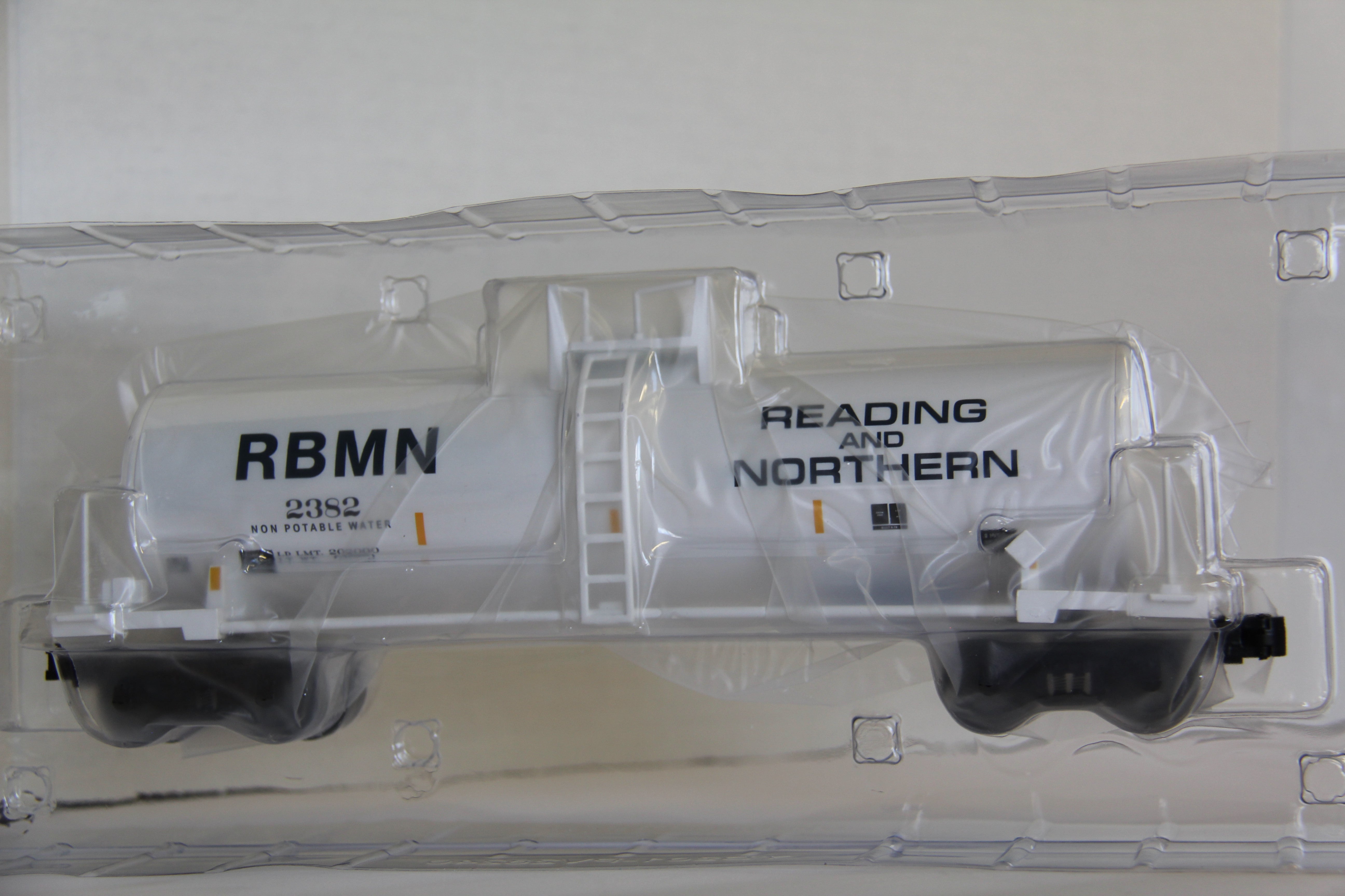 Lionel 2343012 Reading & Northern Unibody Tank Car-Second hand-M6844