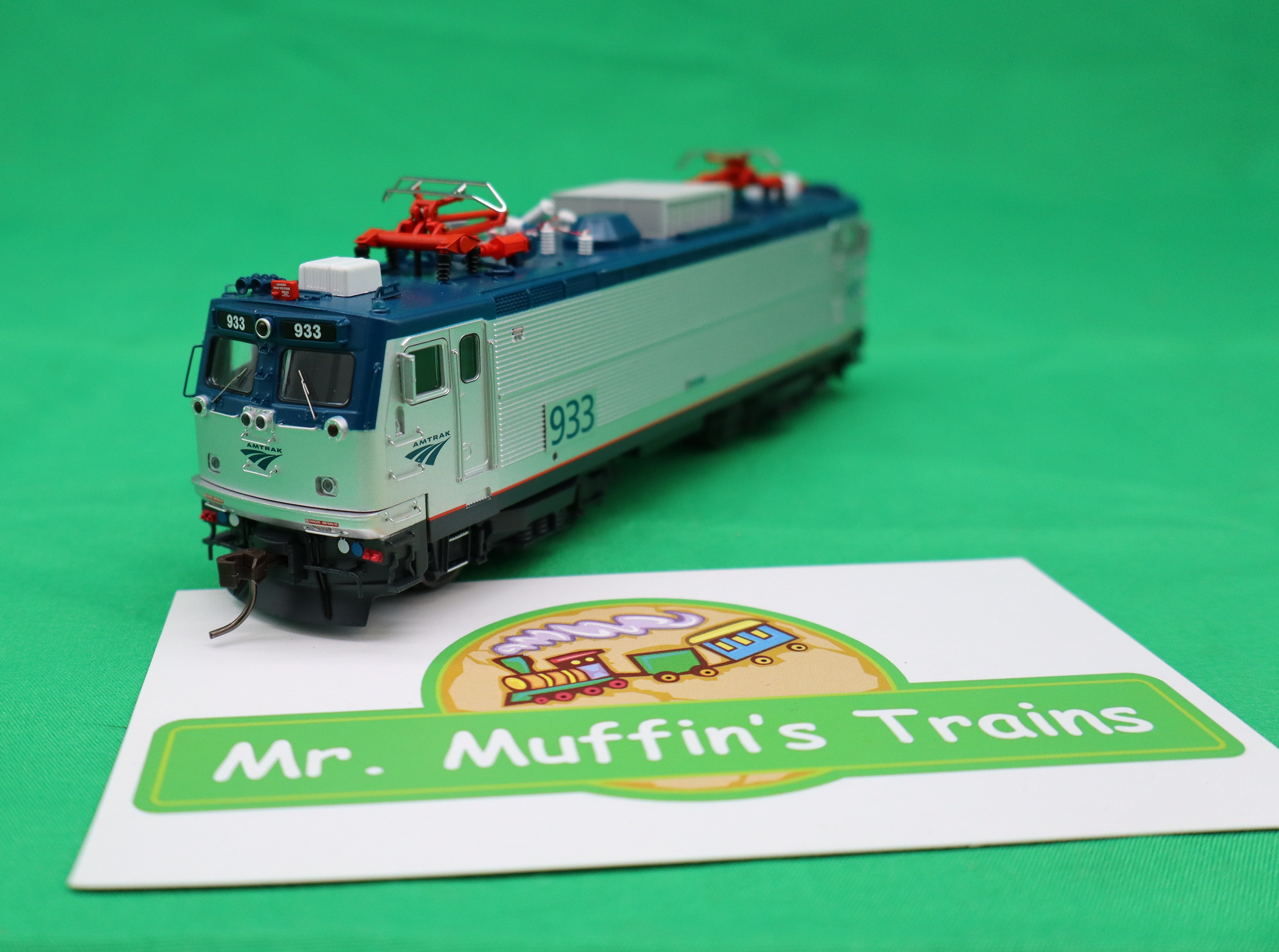 Atlas HO 10004651 - Master - Gold - AEM-7 Electric Locomotive "Amtrak" #933 (Phase V w/ Travelmark)