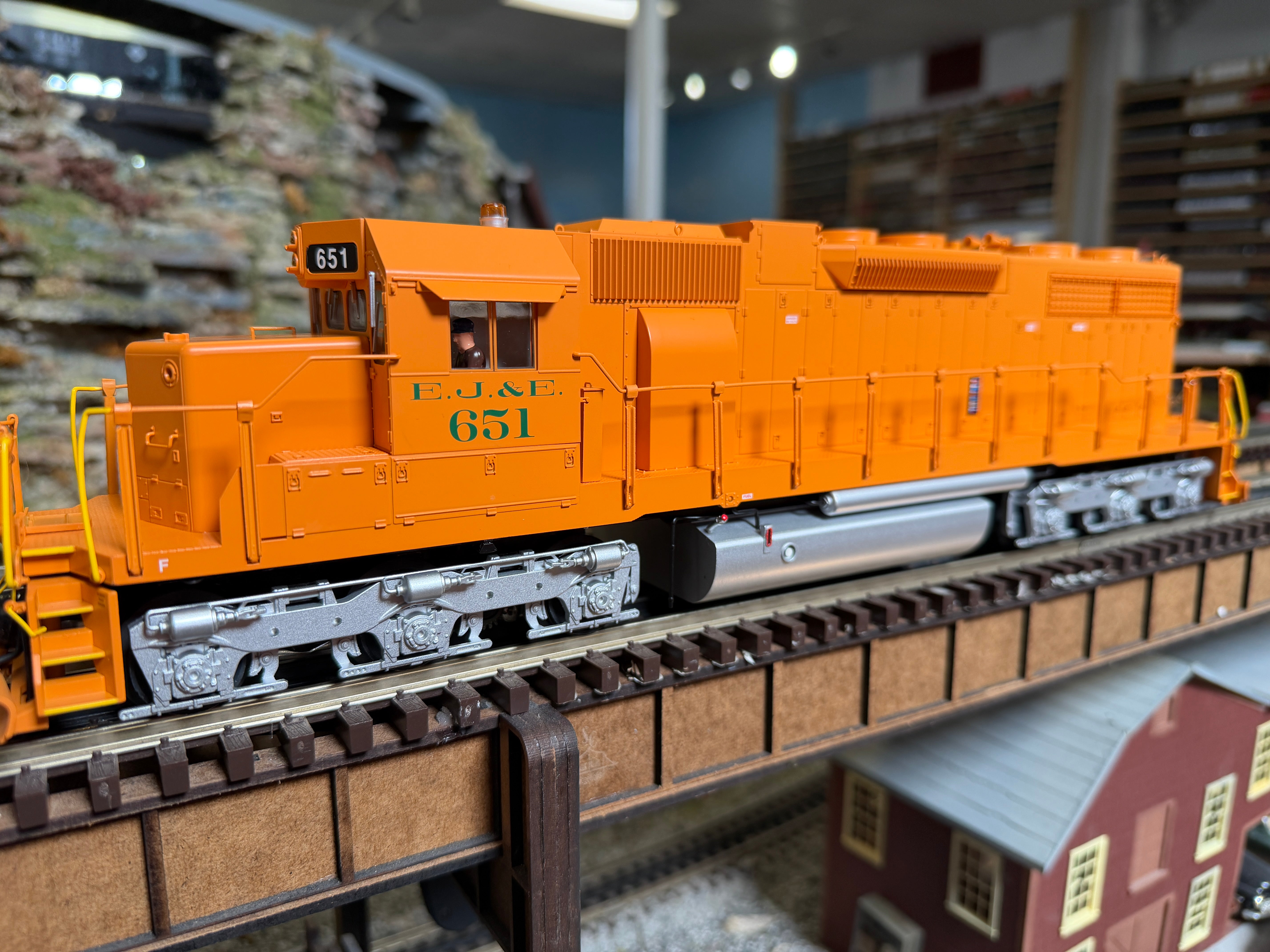 Lionel 2633361 - Legacy - SD-38 Diesel Locomotive "Elgin, Joliet & Eastern" #651