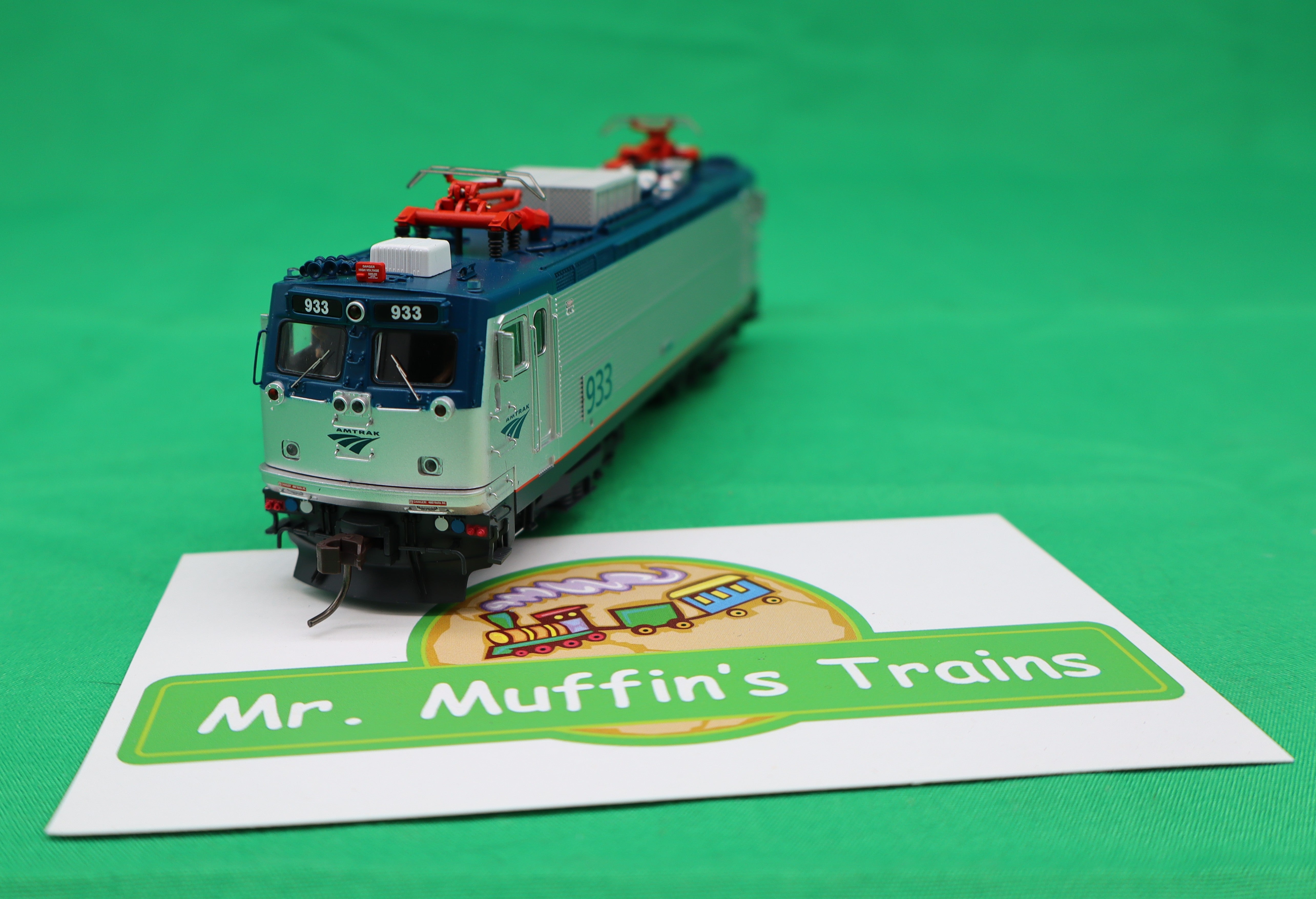 Atlas HO 10004651 - Master - Gold - AEM-7 Electric Locomotive "Amtrak" #933 (Phase V w/ Travelmark)