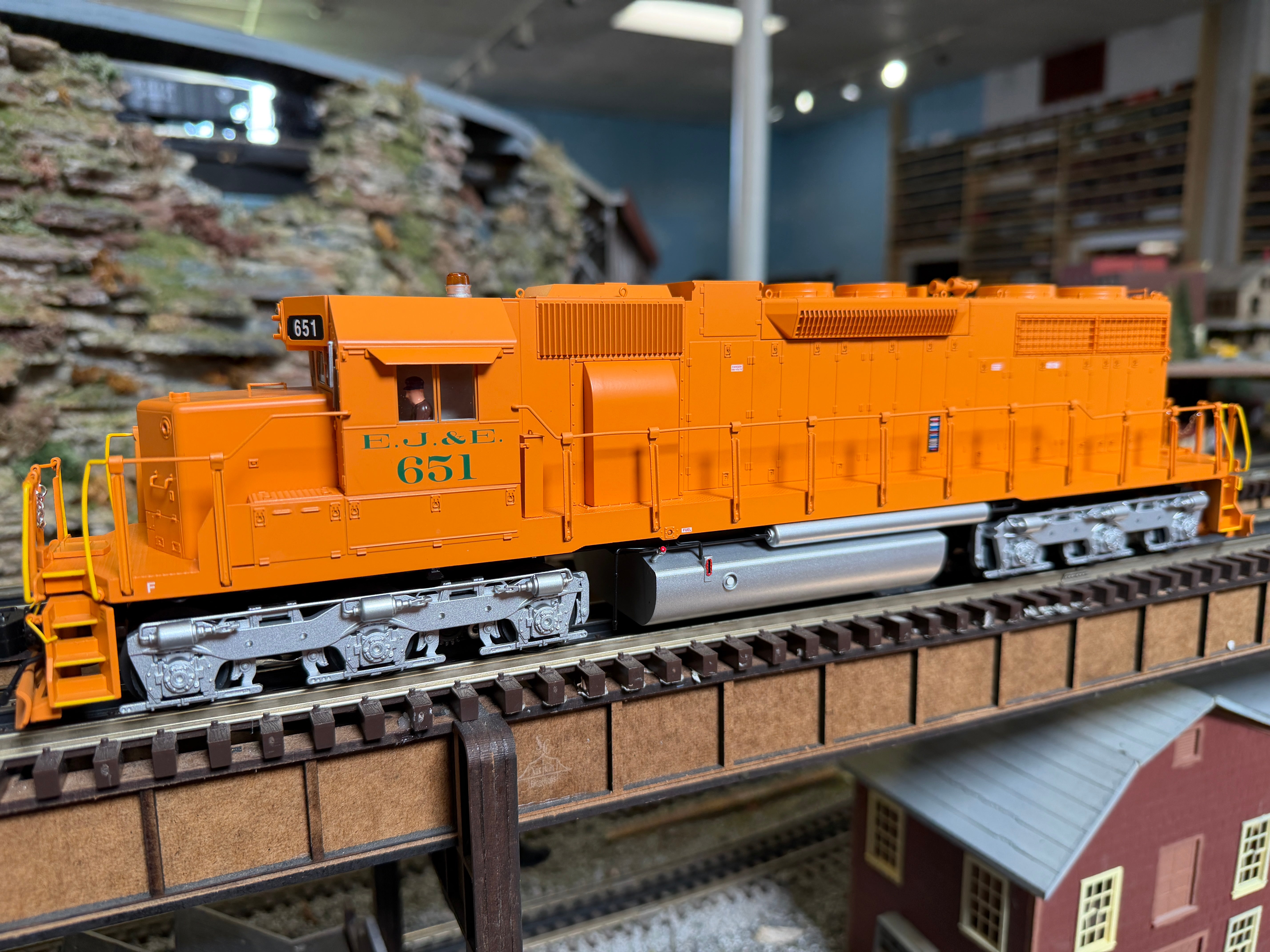 Lionel 2633361 - Legacy - SD-38 Diesel Locomotive "Elgin, Joliet & Eastern" #651