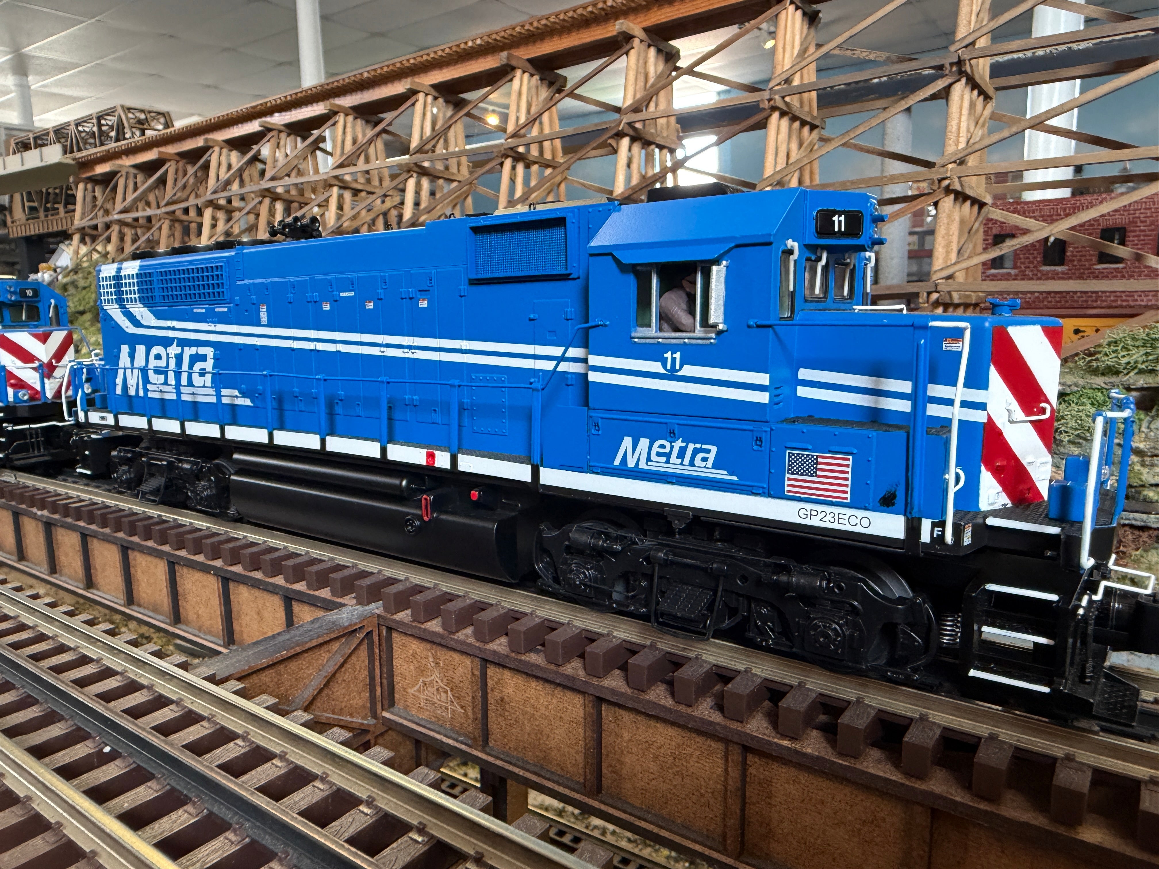 Atlas O 30138577 - Premier - GP40 Diesel Locomotive "Metra" #11 - Operates with MTH's DCS 3.0