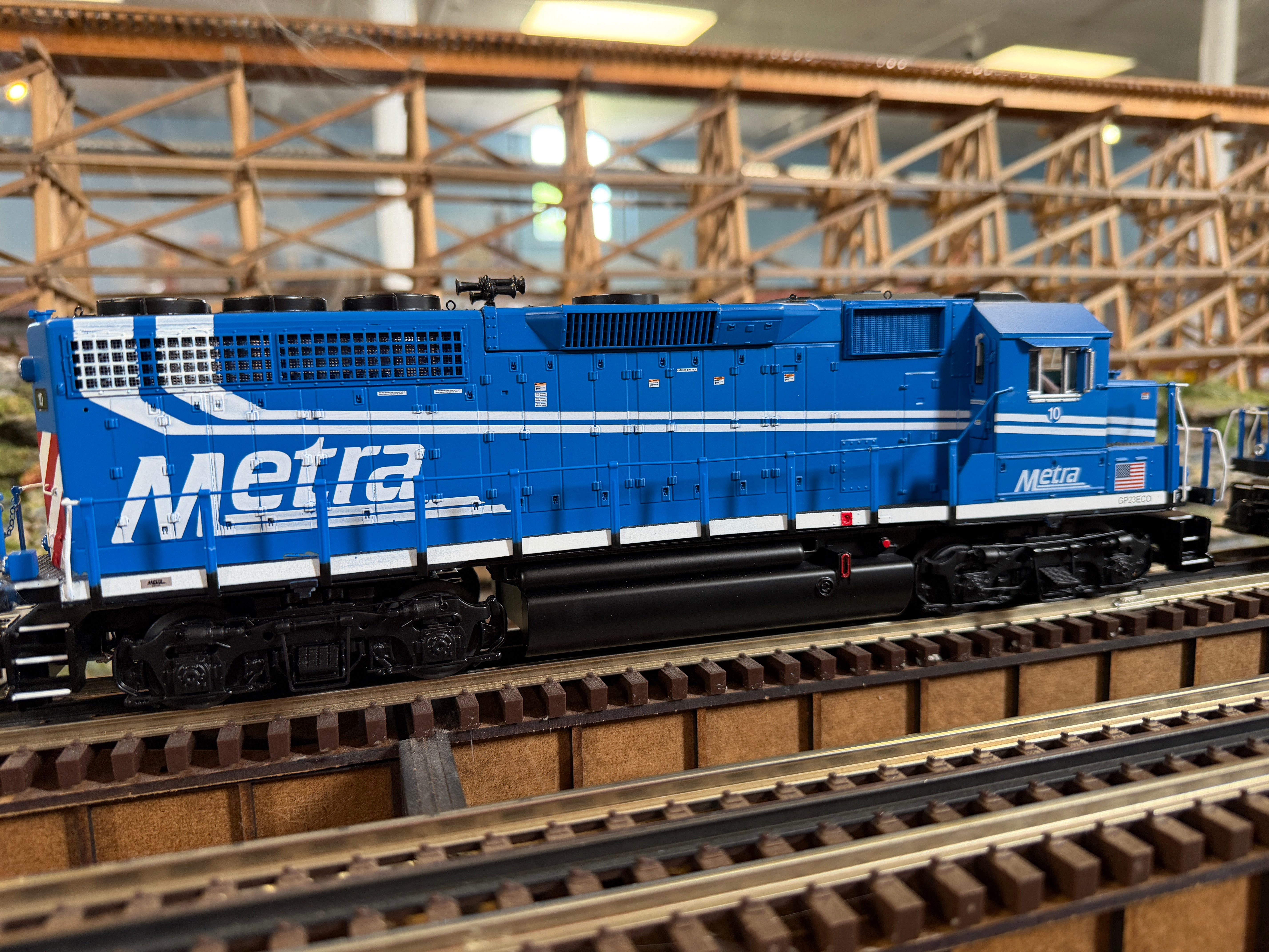 Atlas O 30138576 - Premier - GP40 Diesel Locomotive "Metra" #10