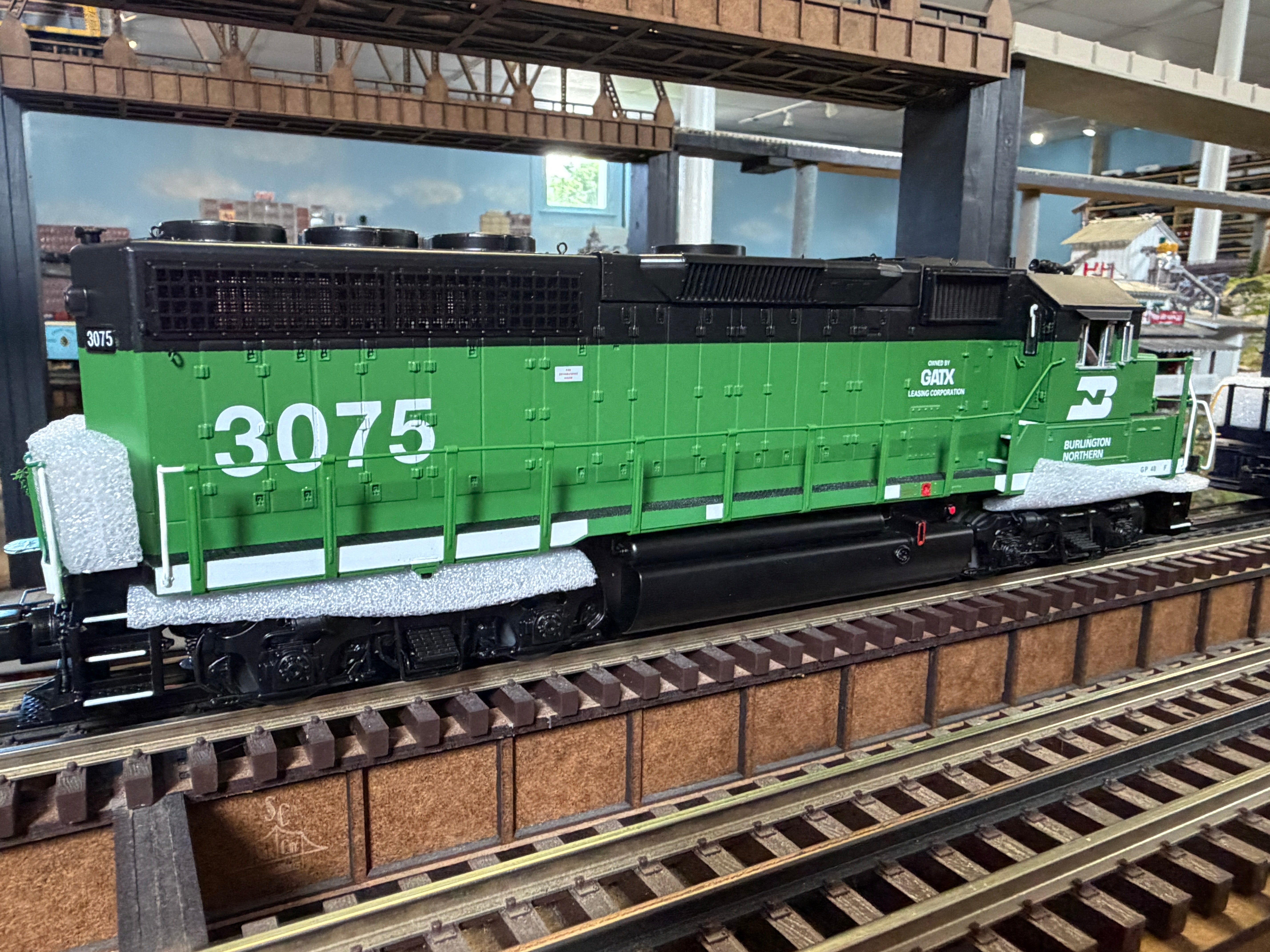 Atlas O 30138569 - Premier - GP40 Diesel Locomotive "Burlington Northern" #3081