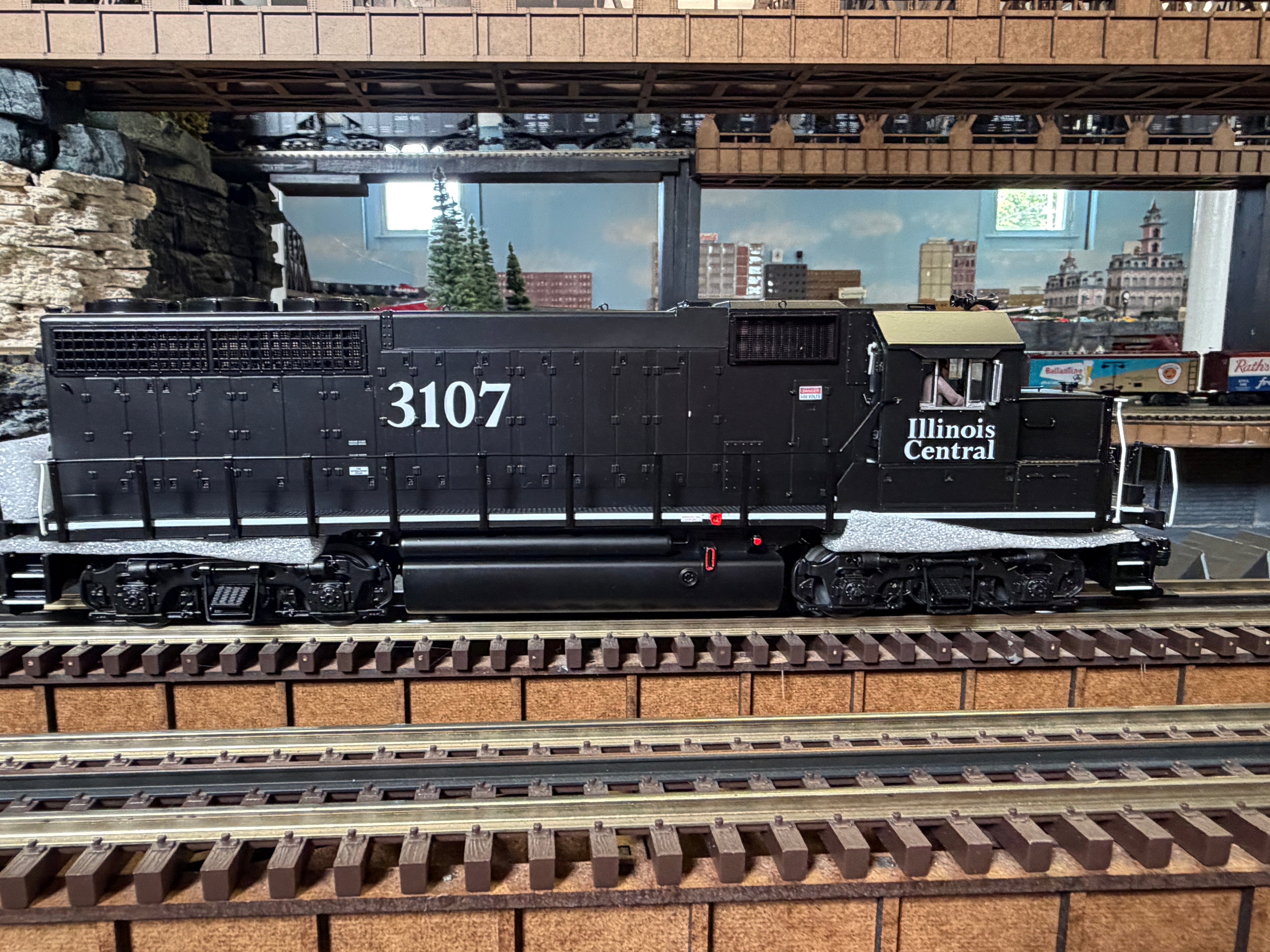 Atlas O 30138574 - Premier - GP40 Diesel Locomotive "Illinois Central" #3107