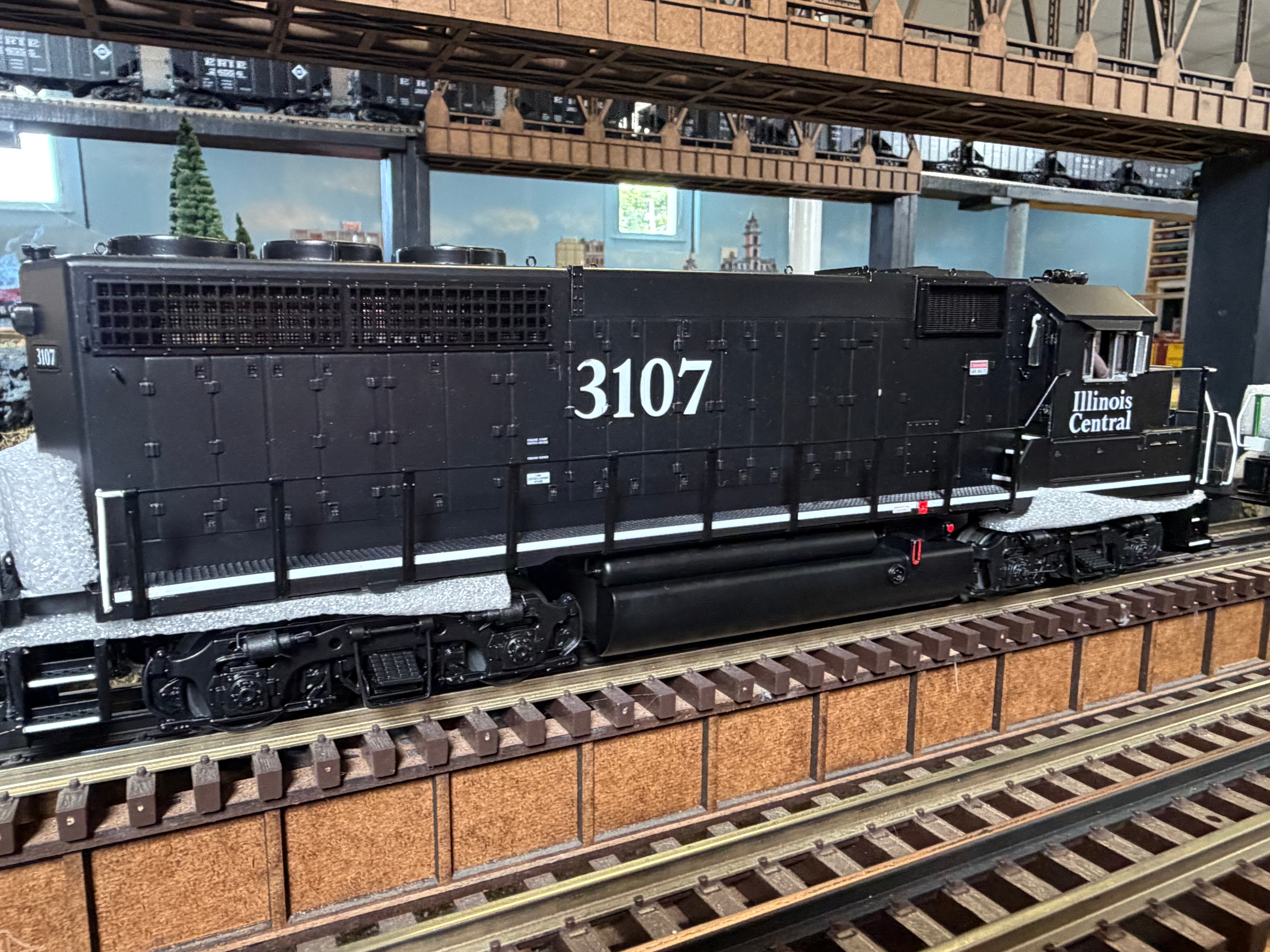 Atlas O 30138574 - Premier - GP40 Diesel Locomotive "Illinois Central" #3107