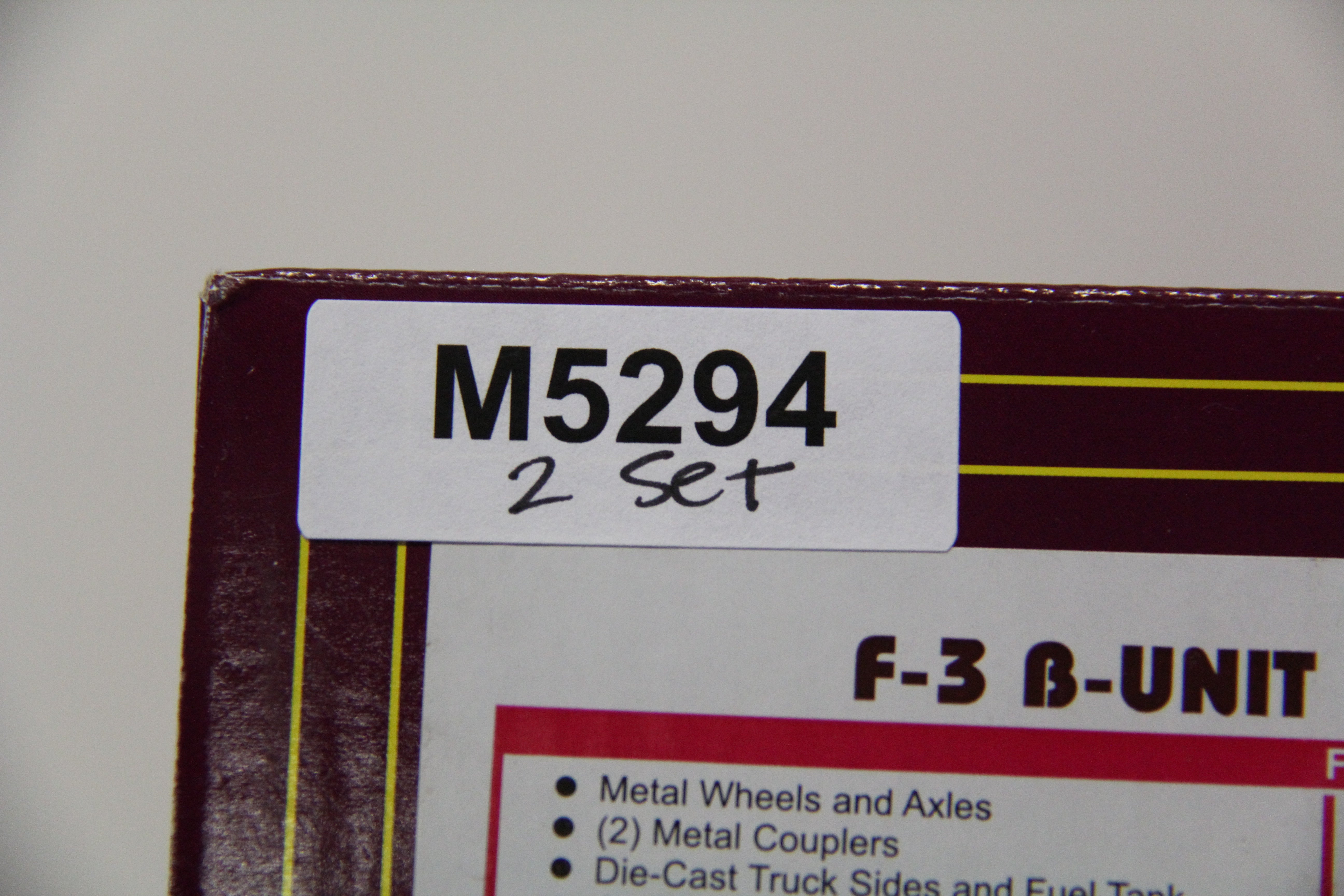 MTH 20-20941-3 & 20-20941-4 Chesapeake & Ohio Non Powered 2 Set F-3 AB-Unit Diesels-Second hand-M5294