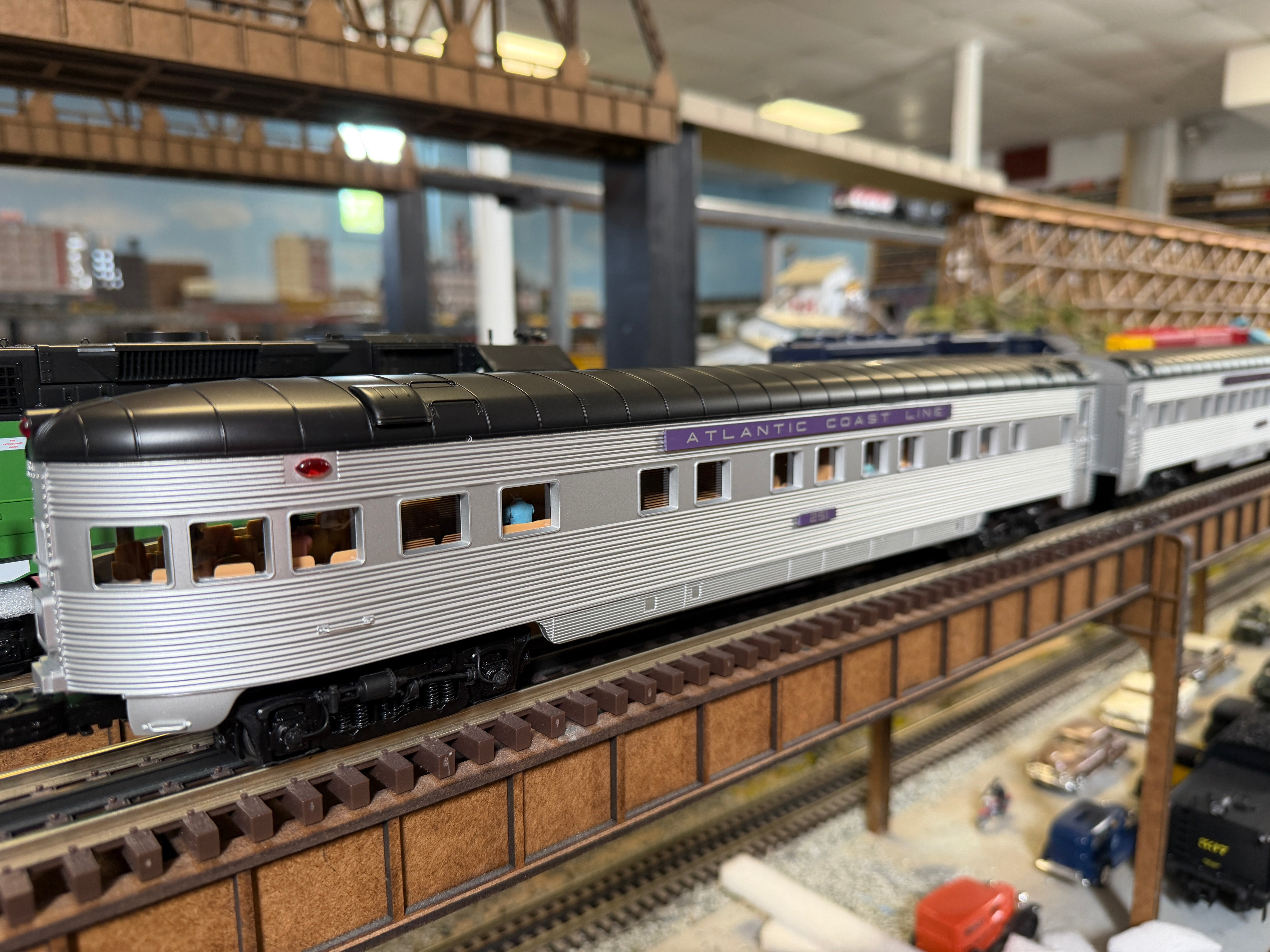 Atlas O 3001943 - Premier - 70' Streamlined Passenger Car Set "Atlantic Coast Line" (4-Car)