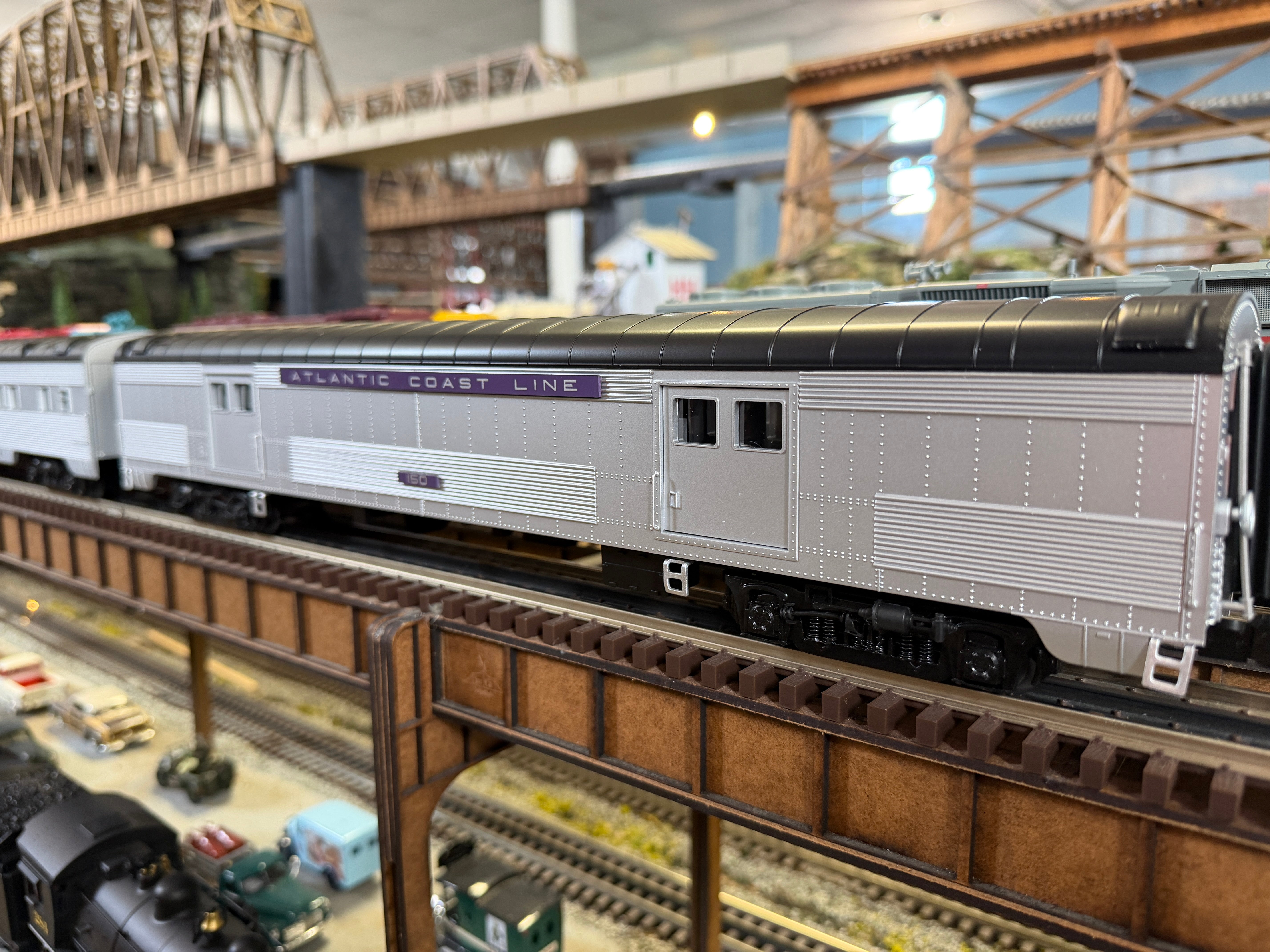 Atlas O 3001943 - Premier - 70' Streamlined Passenger Car Set "Atlantic Coast Line" (4-Car)