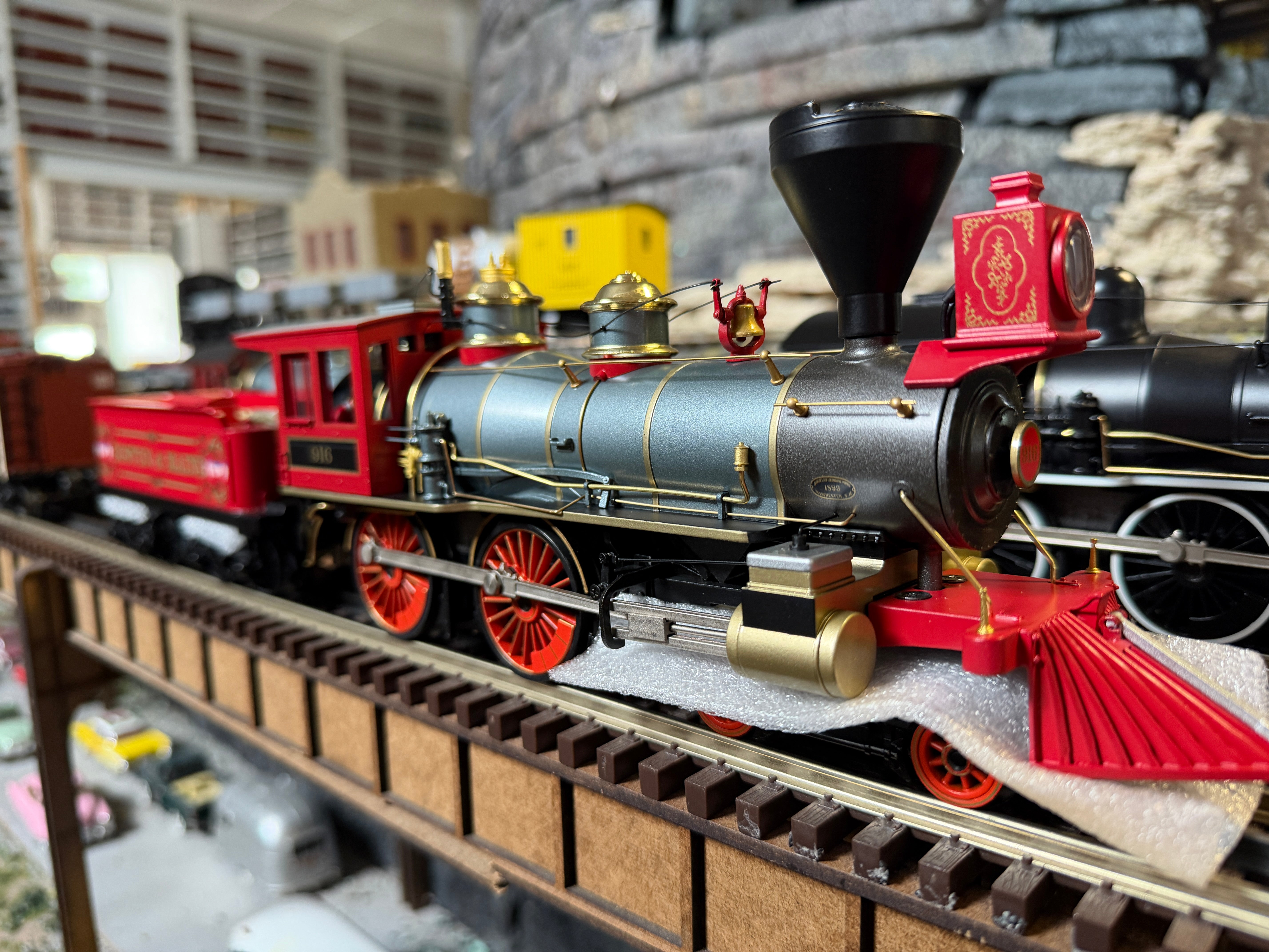 MTH 20-30105-1 - Premier - 4-4-0 American Steam Engine "Boston & Maine" #916 w/ PS3