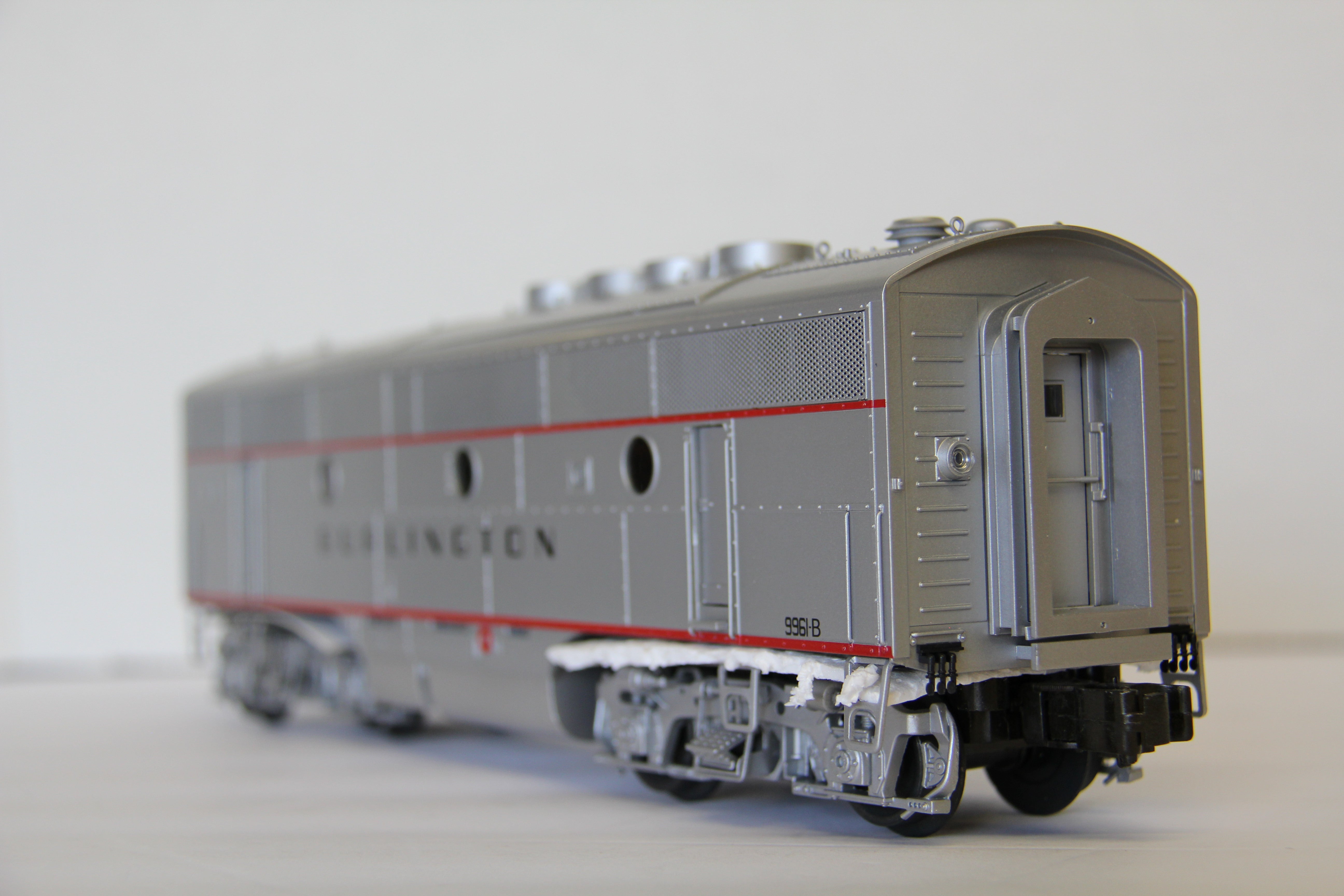 Lionel 6-38700 CB & Q F3 B Unit Locomotive Powered and 6-38701 Non-Powered-Second hand-M6858