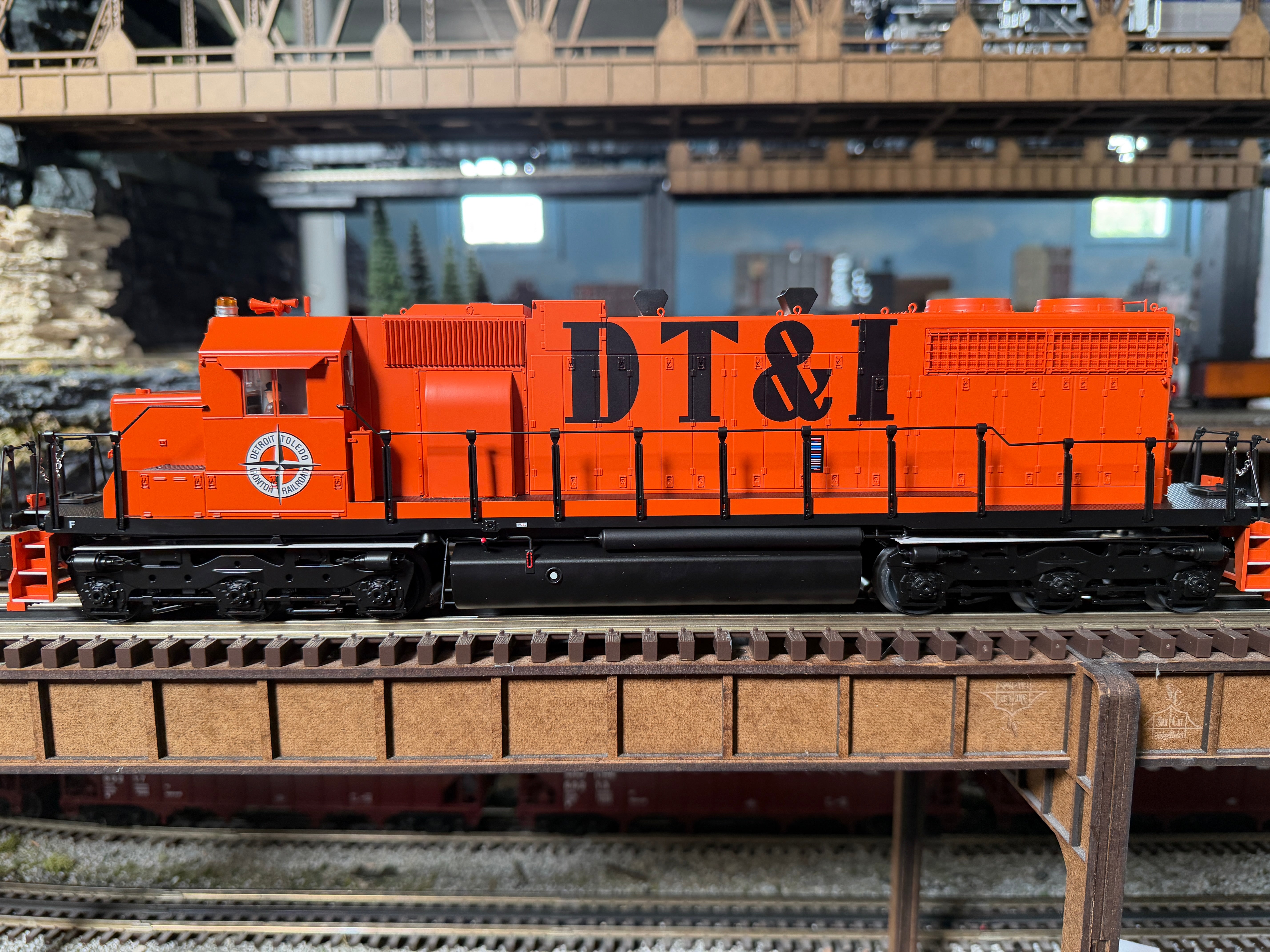 Lionel 2633351 - Legacy - SD-38 Diesel Locomotive "Detroit, Toledo & Ironton" #251