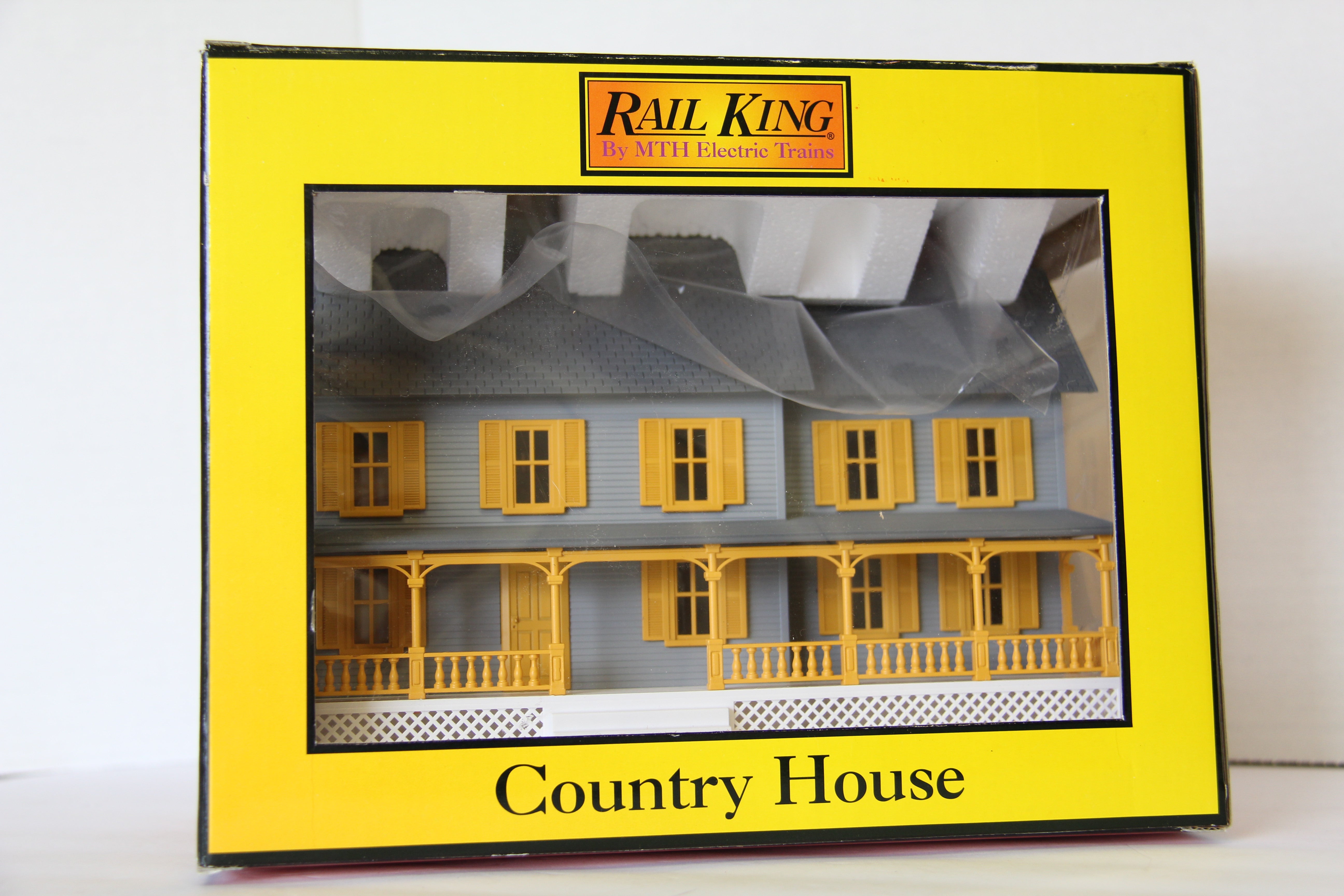 Rail King 30-9001 Country House (Gray w/ Yellow Shutters)-Second hand-M6862