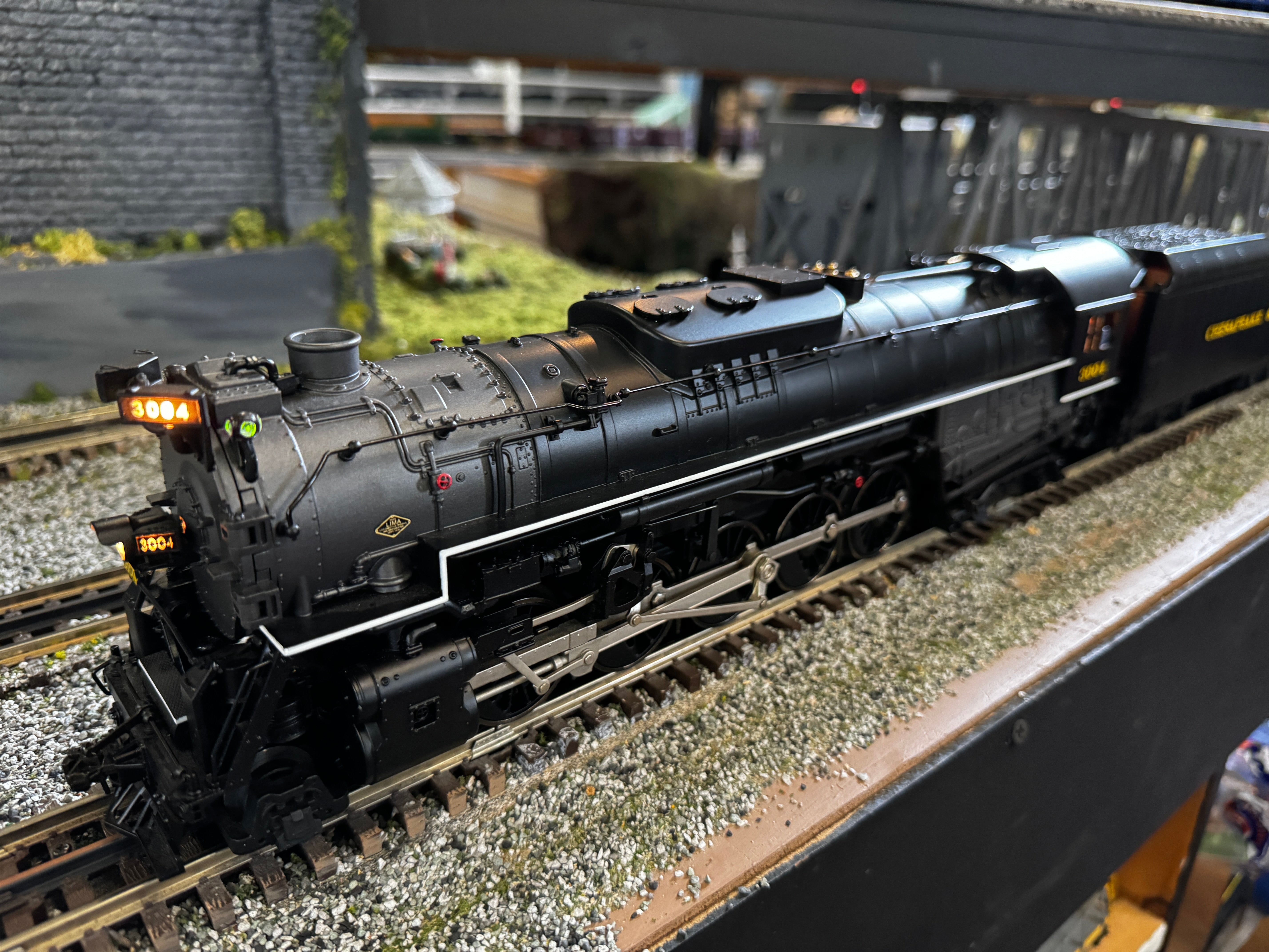 Lionel 6-28079 C&O 2-10-4 "Texas" Steam Engine & Tender-Second hand-M3731