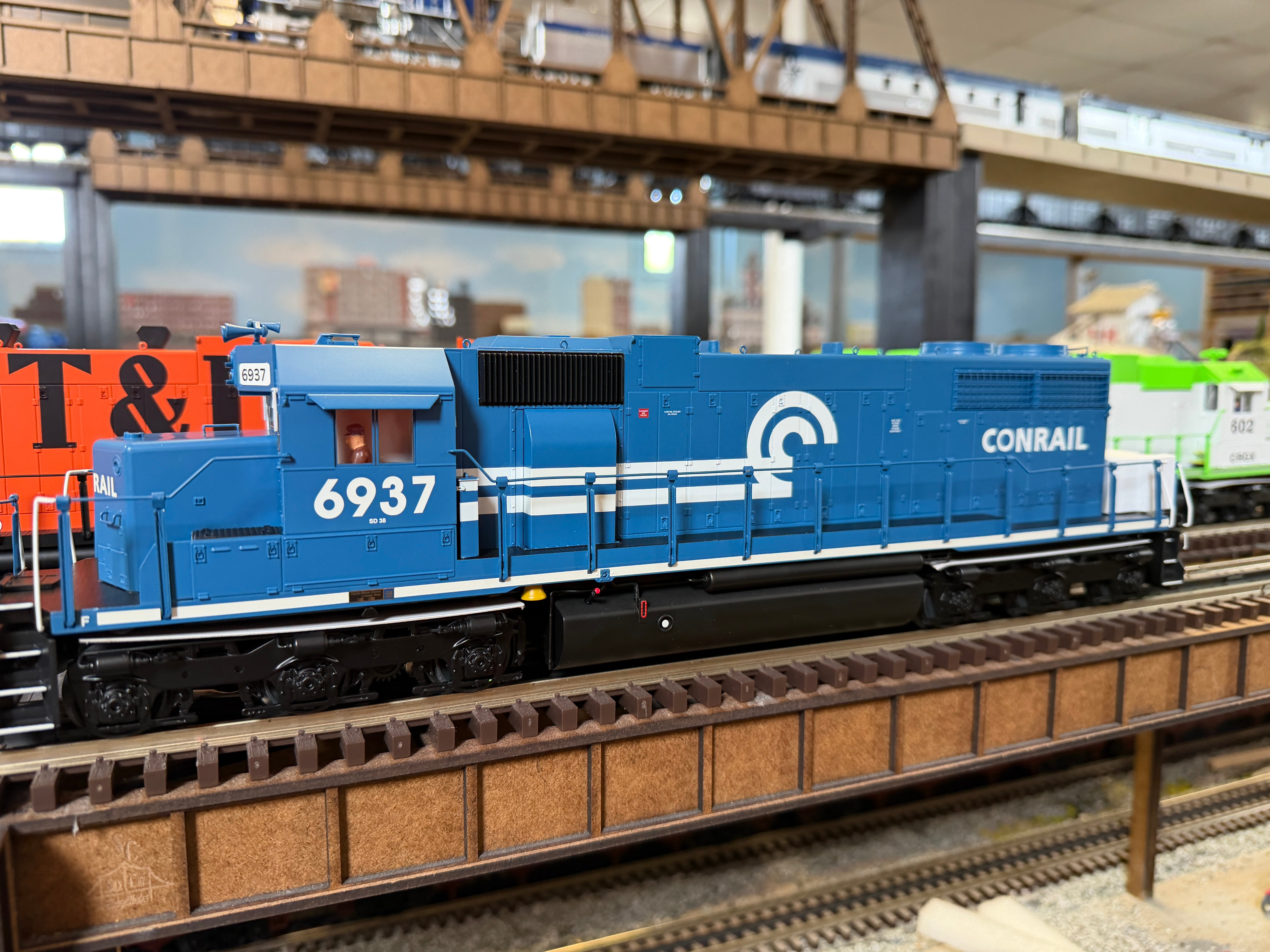 Lionel 2633341 - Legacy - SD38 Diesel Locomotive "Conrail" #6925
