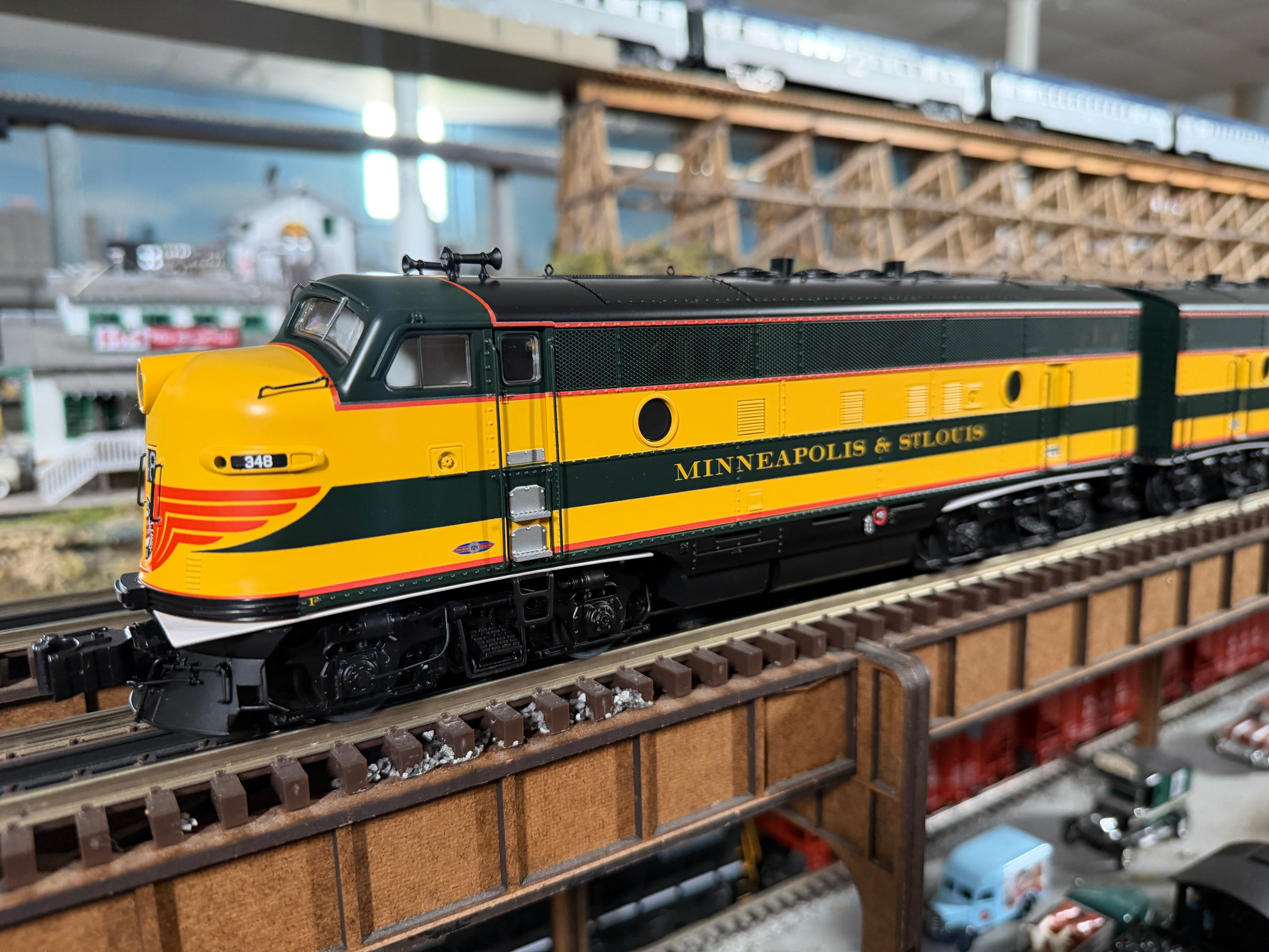 Lionel 2633210 - Legacy - F3 AA Diesel Set "Minneapolis & St. Louis" #348A/348C