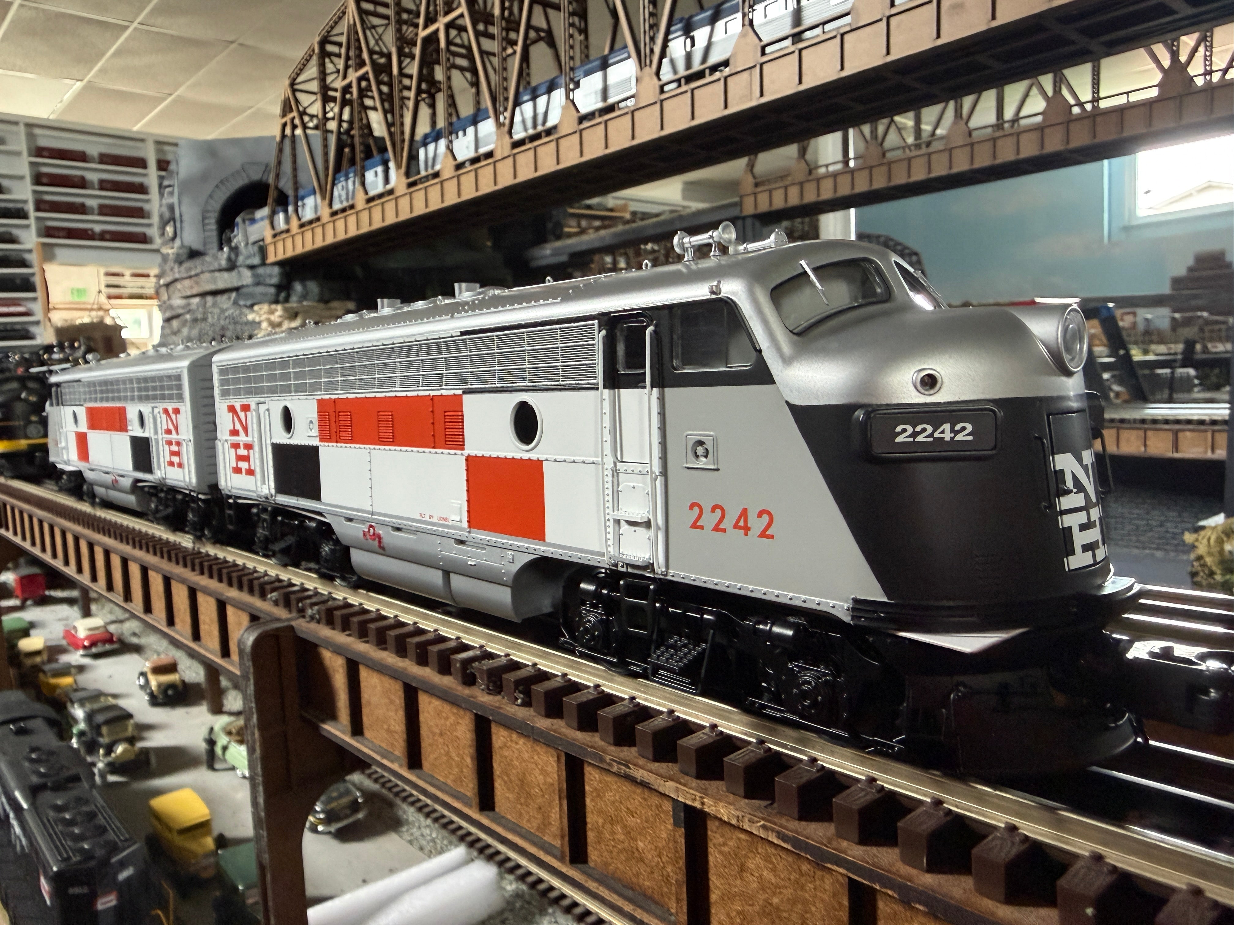 Lionel 2633240 - Legacy - F3 AA Diesel Set "New Haven" #2242