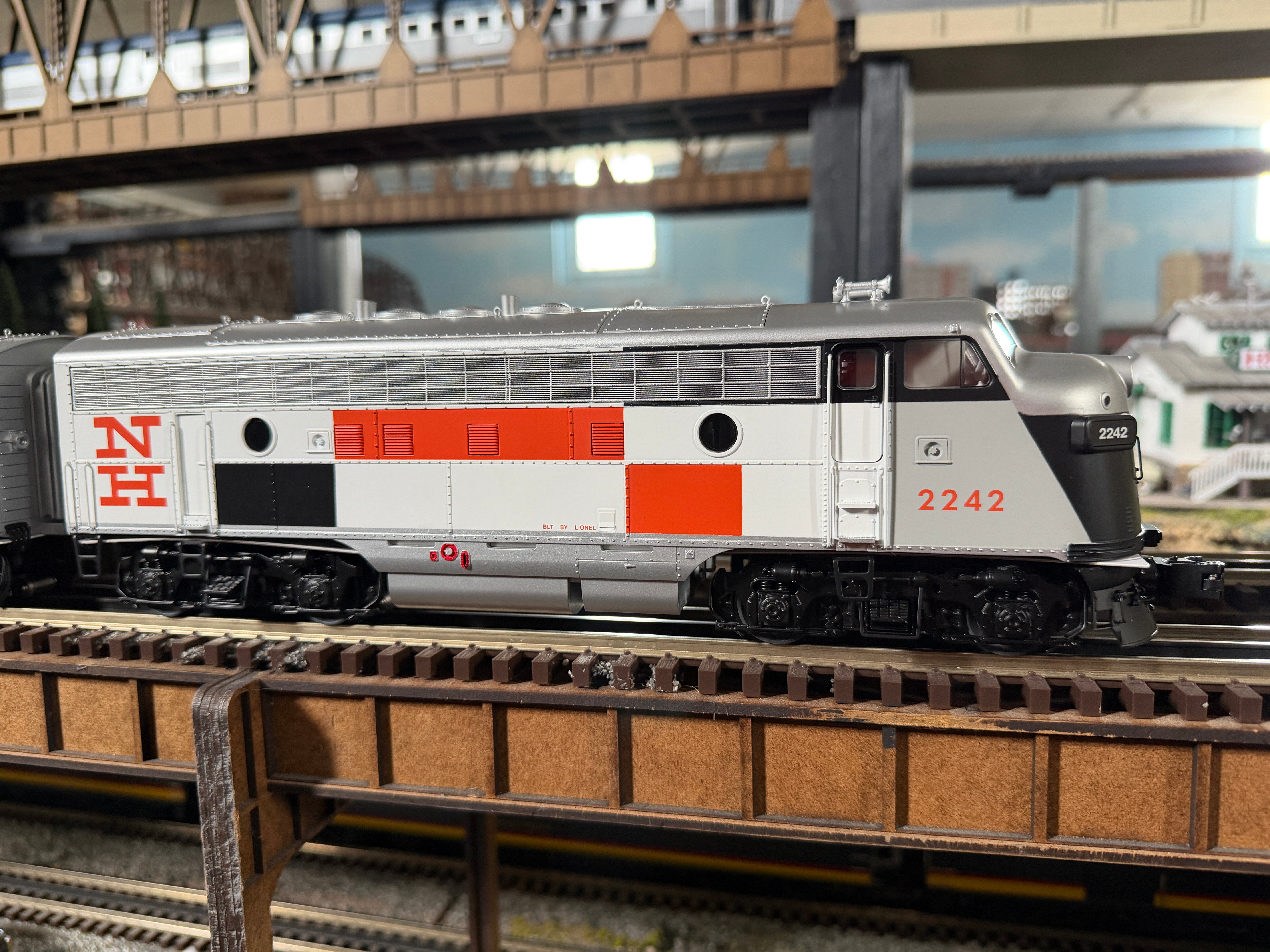 Lionel 2633240 - Legacy - F3 AA Diesel Set "New Haven" #2242