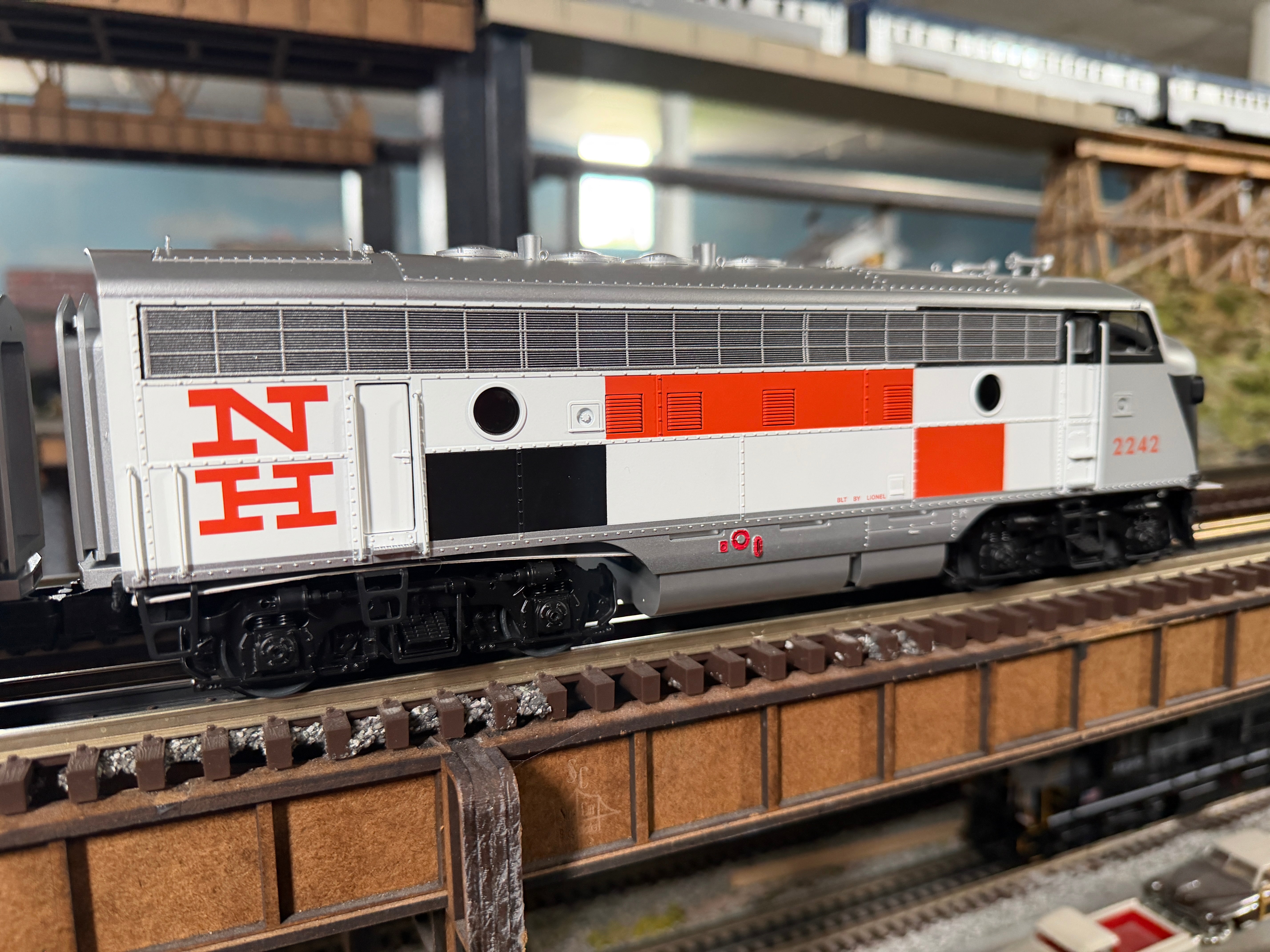 Lionel 2633240 - Legacy - F3 AA Diesel Set "New Haven" #2242