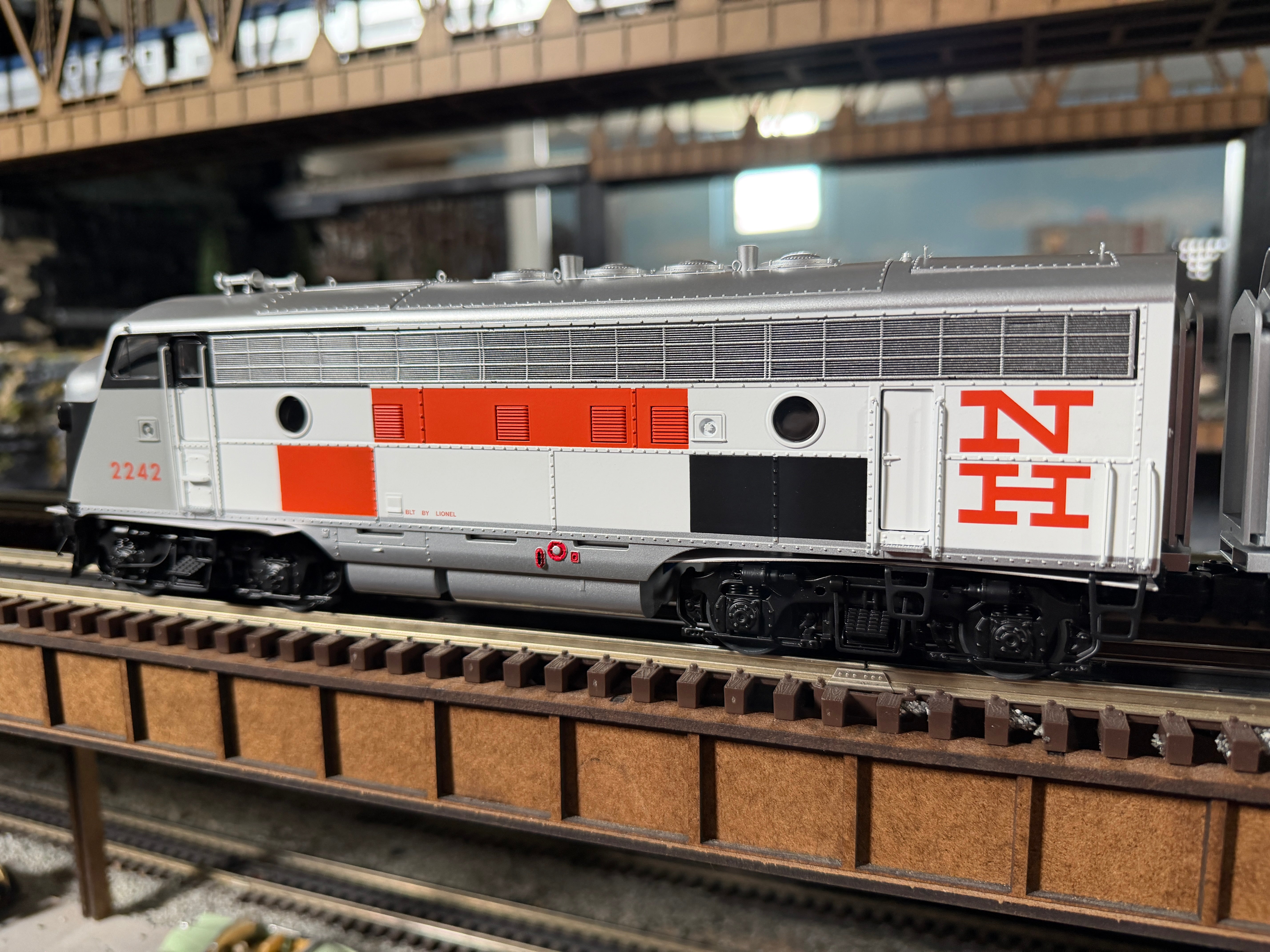 Lionel 2633240 - Legacy - F3 AA Diesel Set "New Haven" #2242