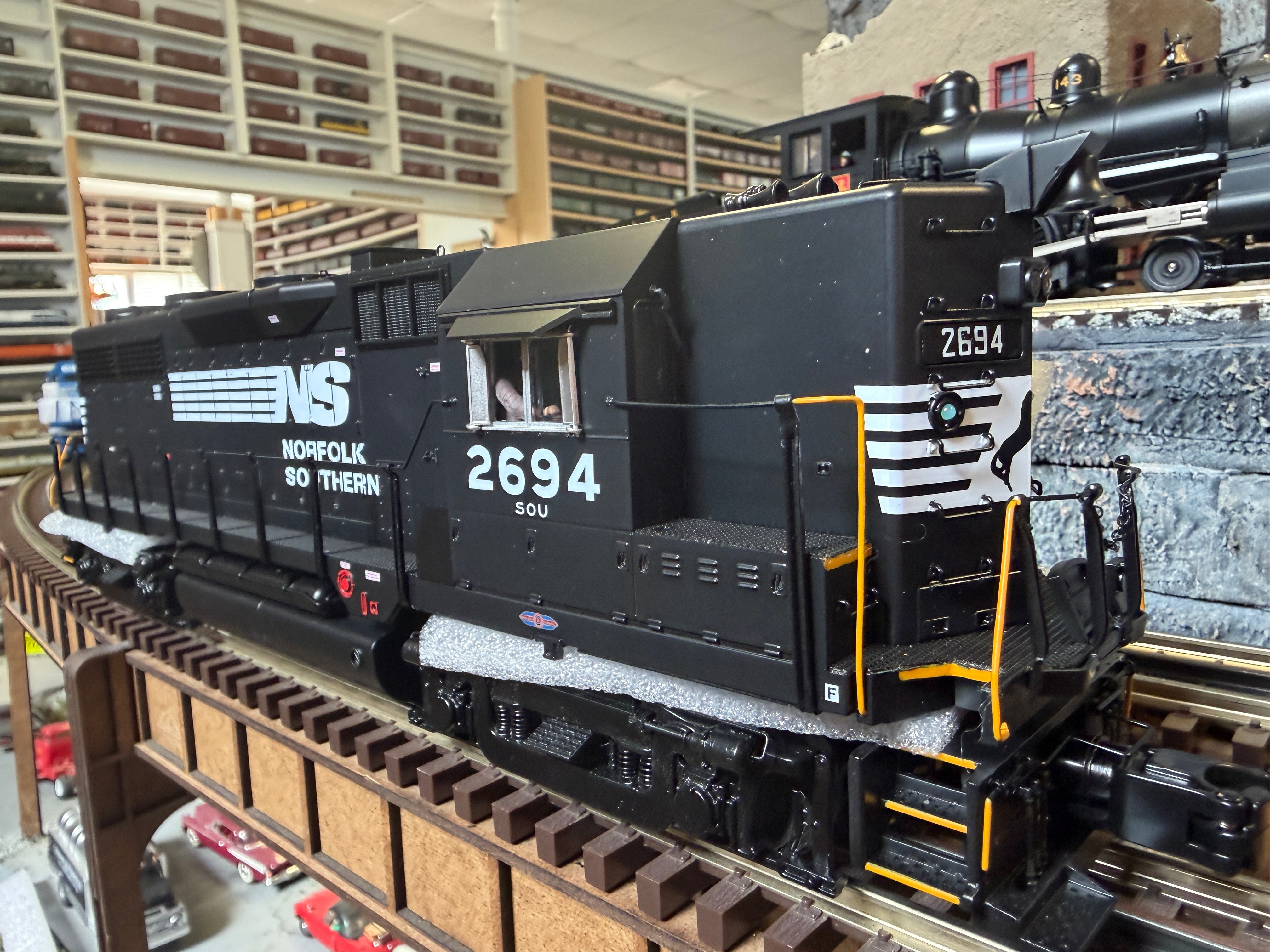 MTH 20-22083-1 - Premier - GP-35 High Hood Diesel Engine "Norfolk Southern" #2694 w/ PS3