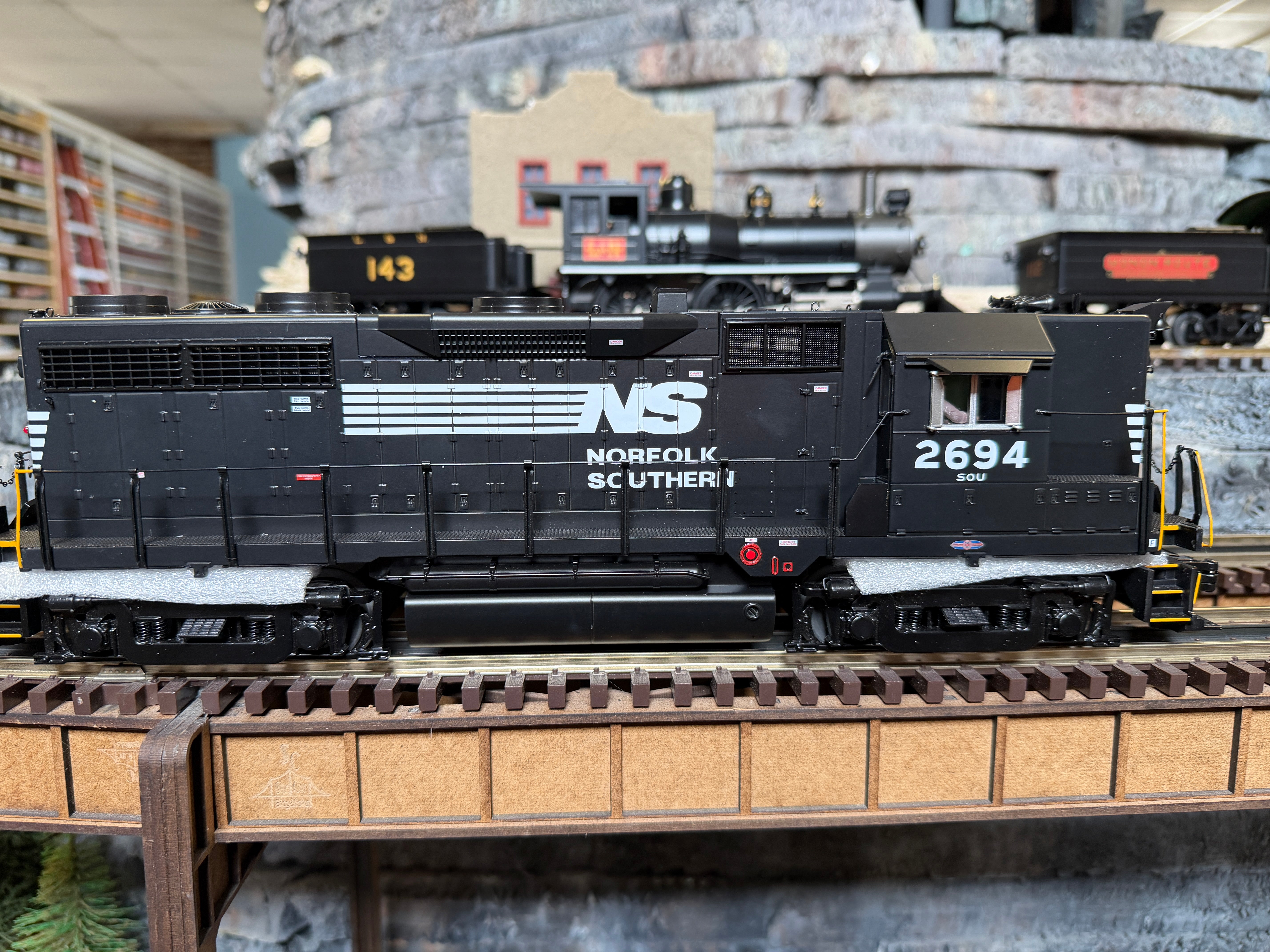 MTH 20-22083-1 - Premier - GP-35 High Hood Diesel Engine "Norfolk Southern" #2694 w/ PS3