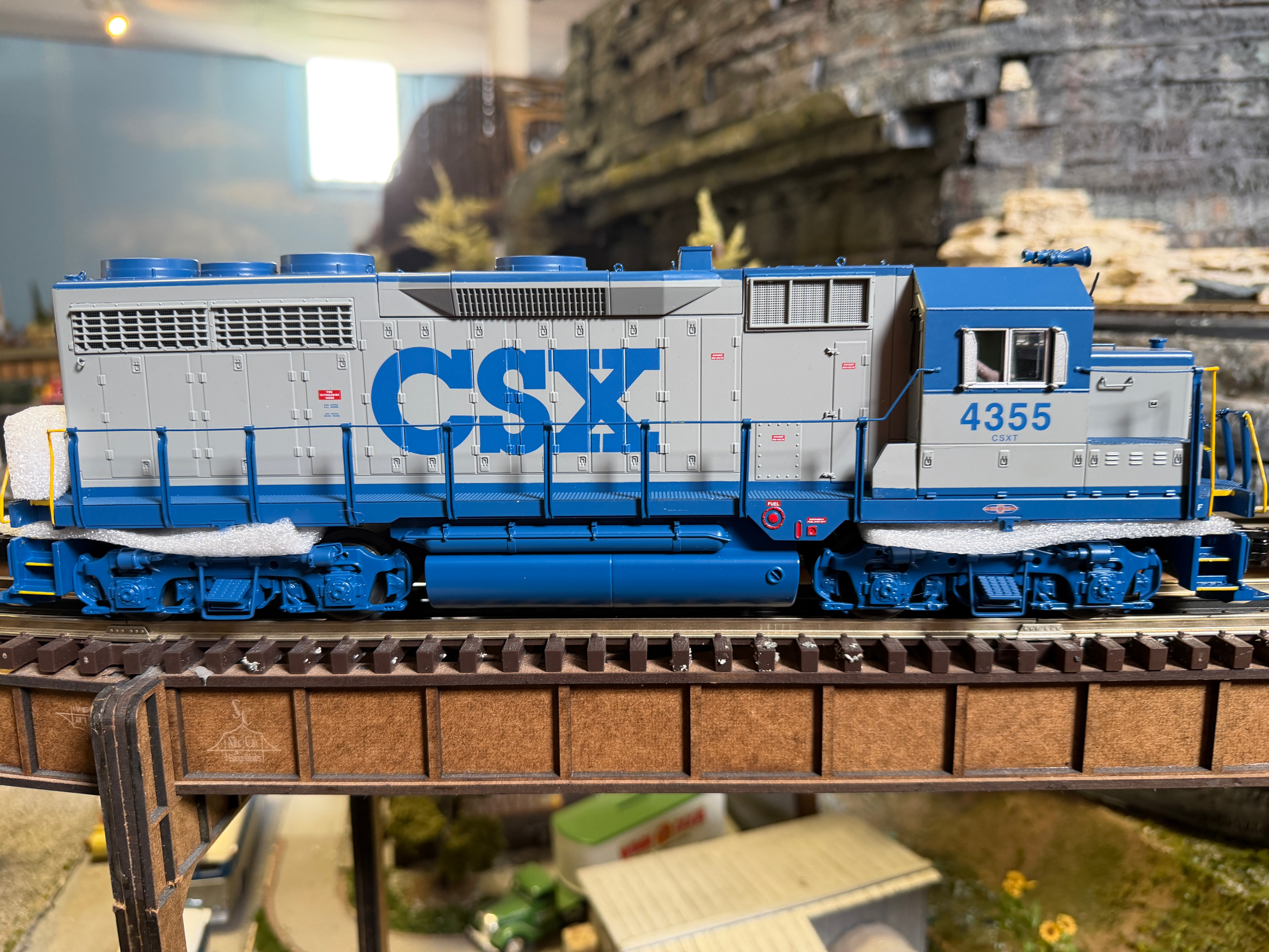 MTH 20-22081-1 - Premier - GP-35 Low Hood Diesel Engine "CSX" #4420 w/ PS3