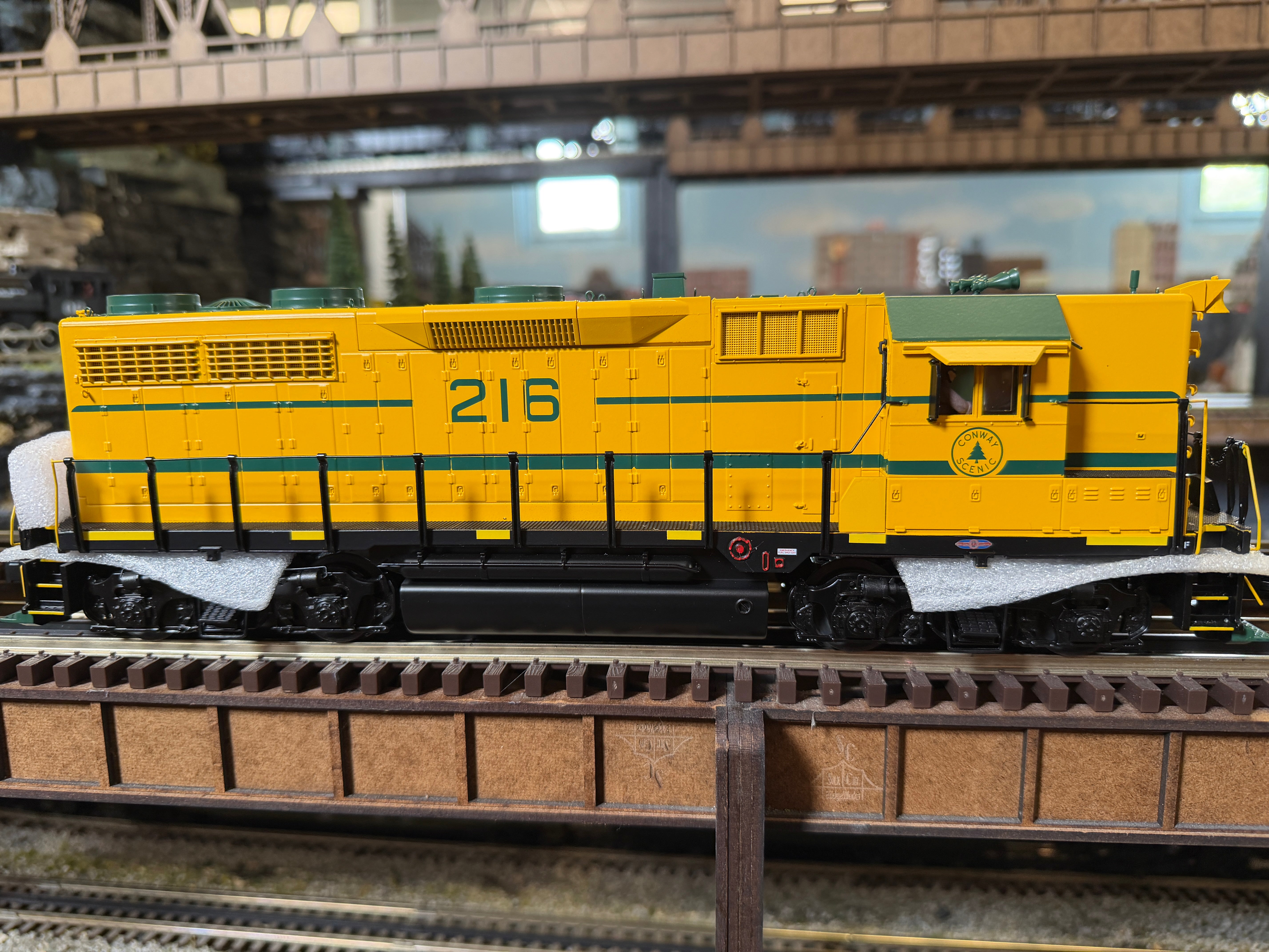 MTH 20-22085-1 - Premier - GP-35 High Hood Diesel Engine "Conway Scenic Railroad" #216 w/ PS3