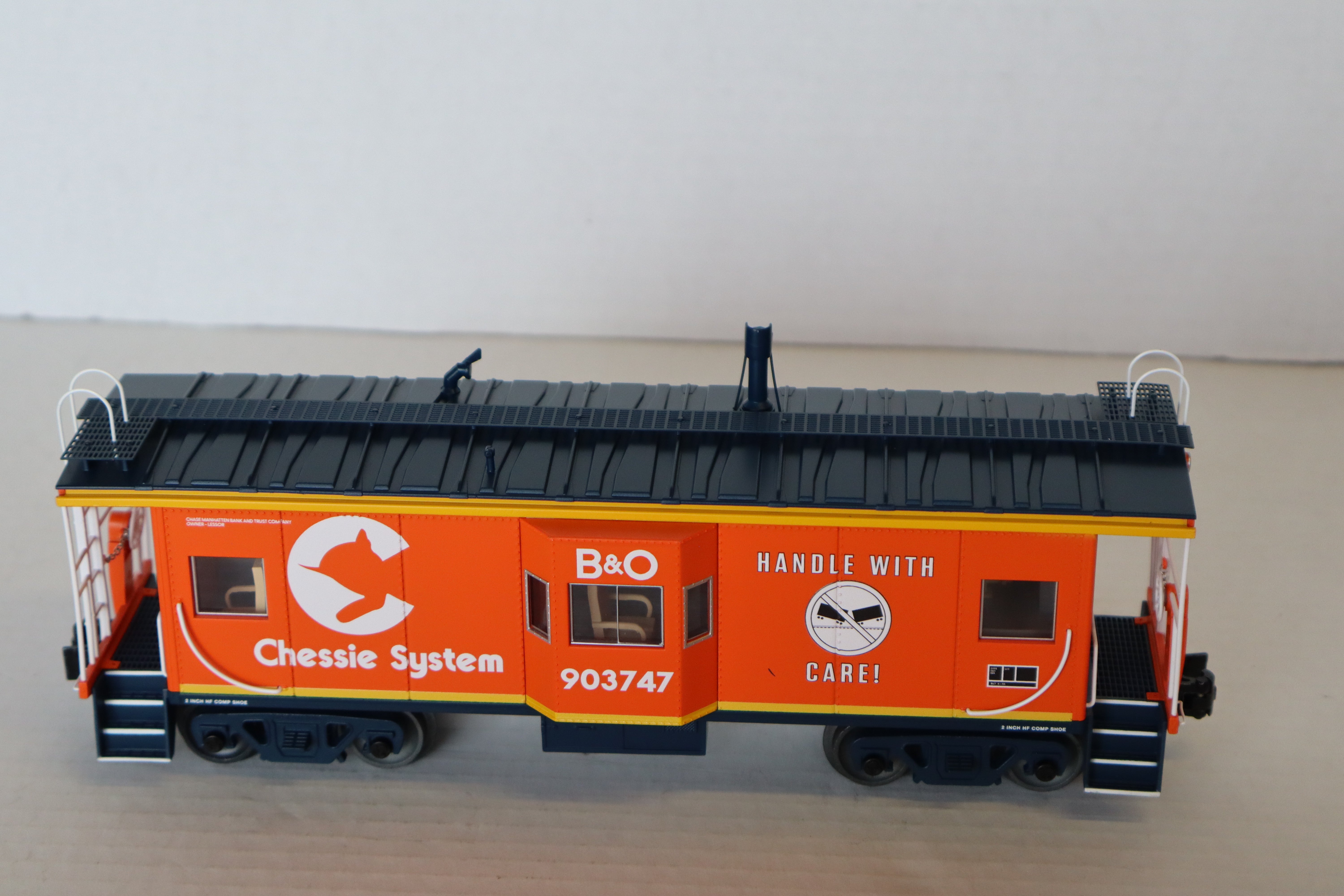Lionel 2526710 Chessie Bay Window Caboose #903747-Second hand-M8172