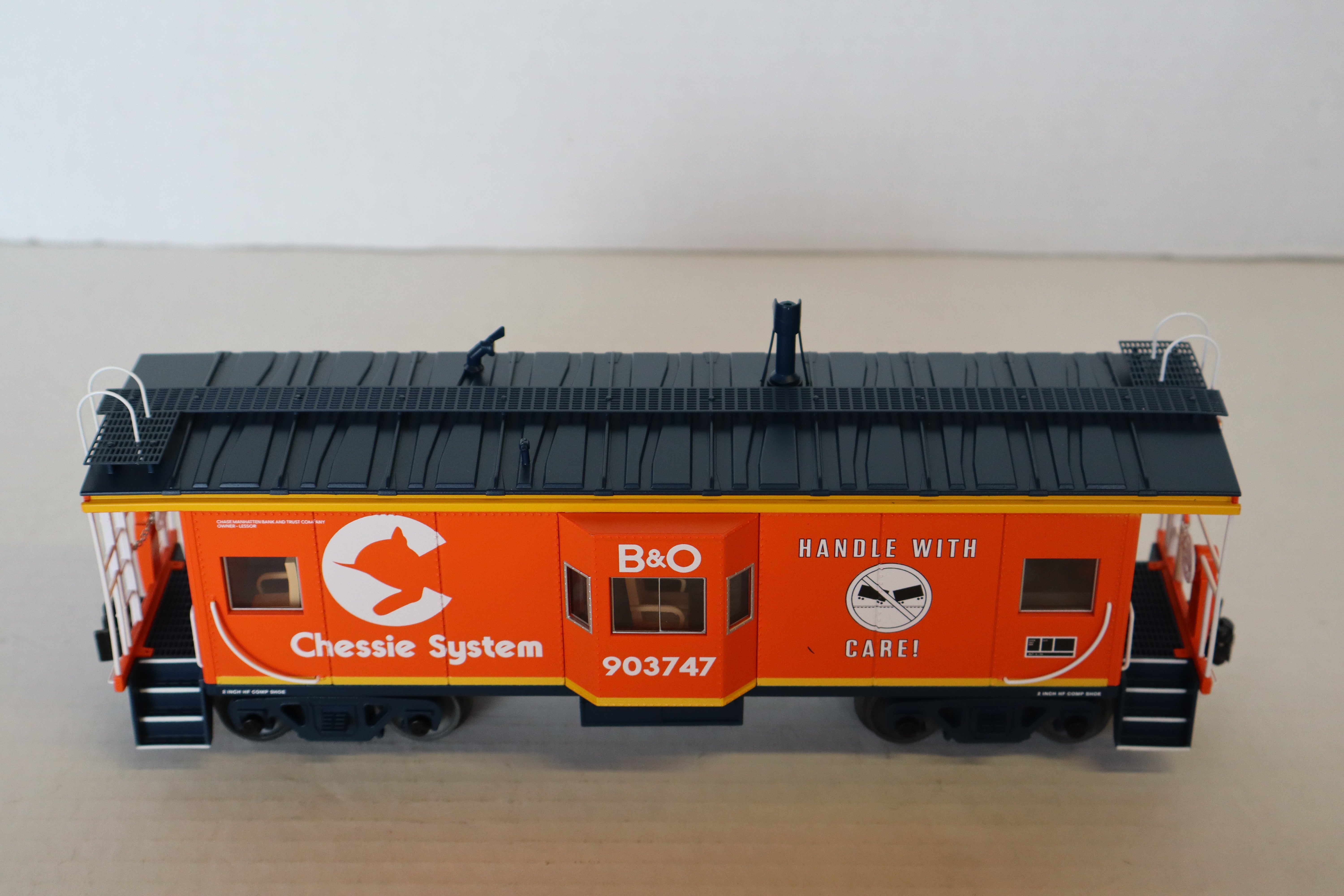 Lionel 2526710 Chessie Bay Window Caboose #903747-Second hand-M8172