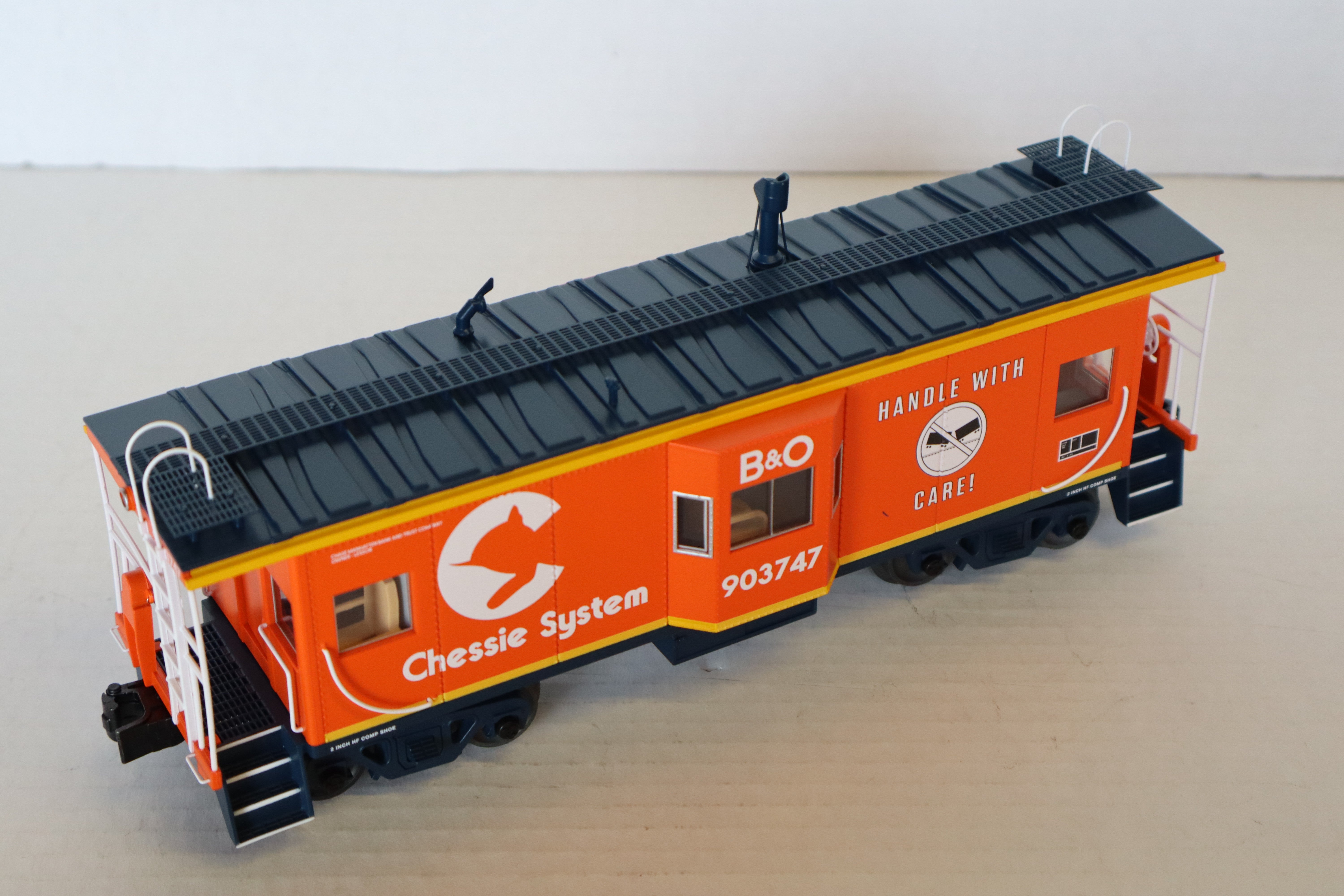 Lionel 2526710 Chessie Bay Window Caboose #903747-Second hand-M8172