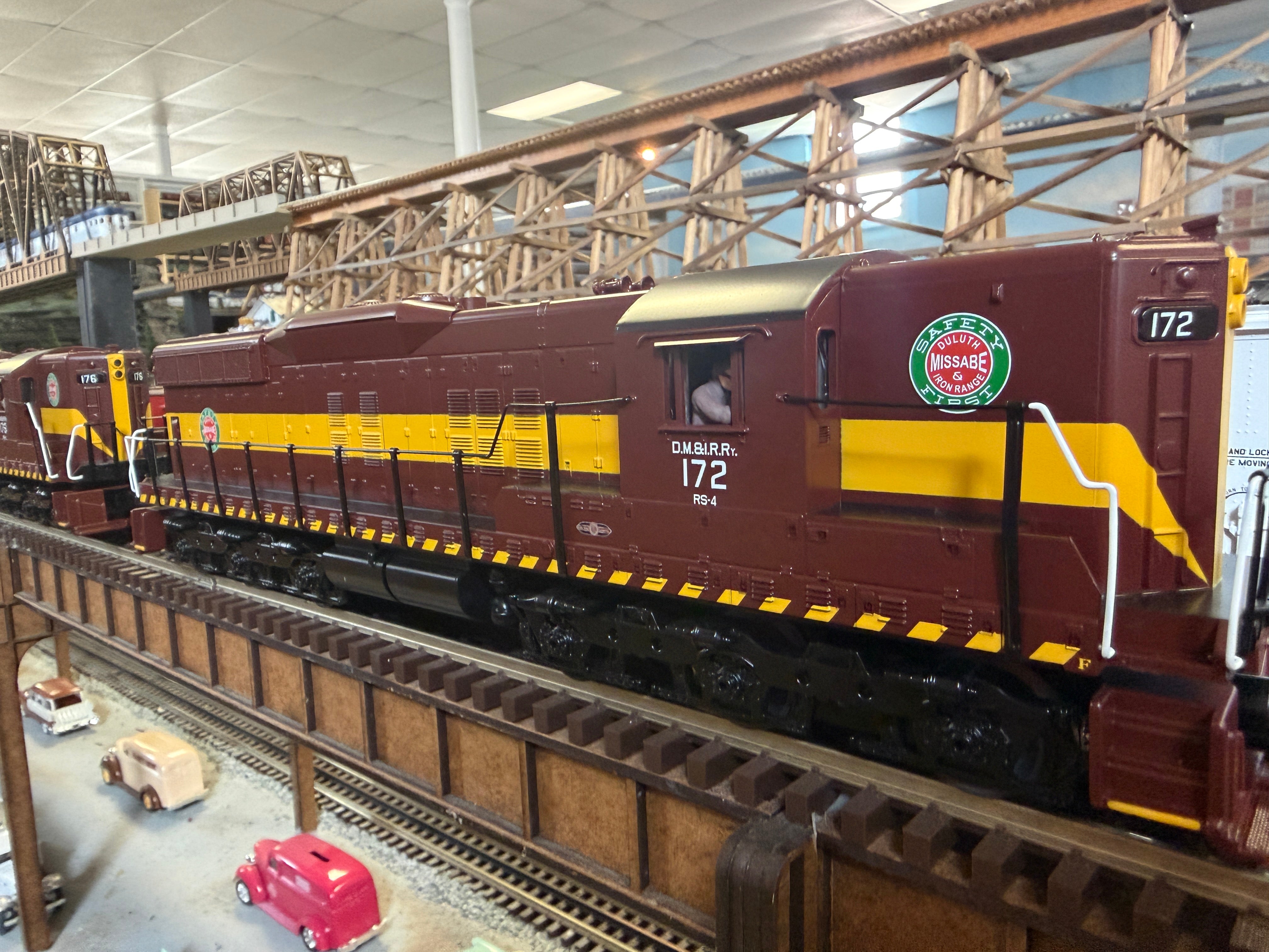 MTH 30-21347-1 - RailKing - SD9 Diesel Engine "Duluth, Missabe & Iron Range" #172 w/ PS3