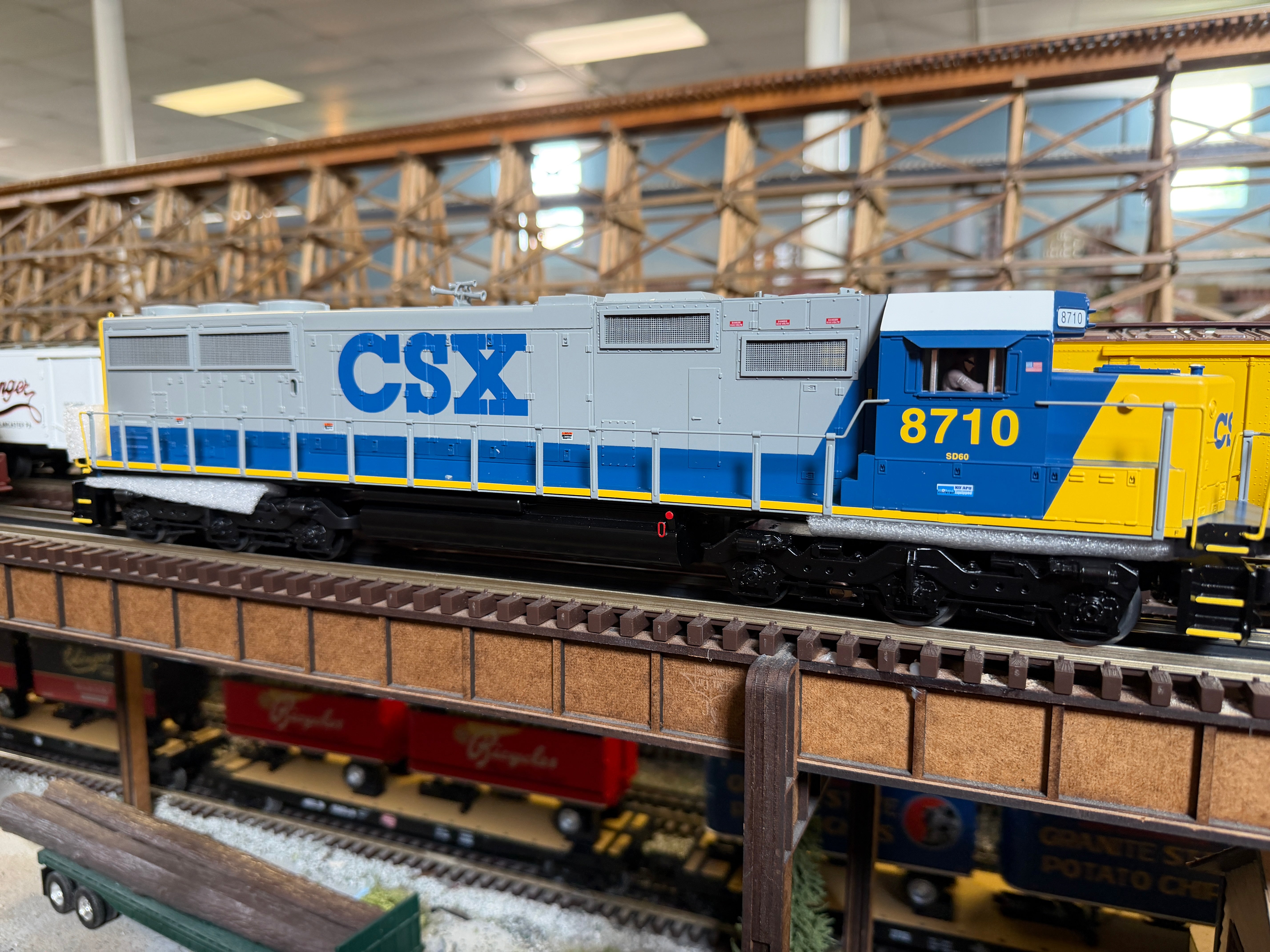 MTH 20-22080-1 - Premier - GP-35 Low Hood Diesel Engine "CSX" #4355 w/ PS3
