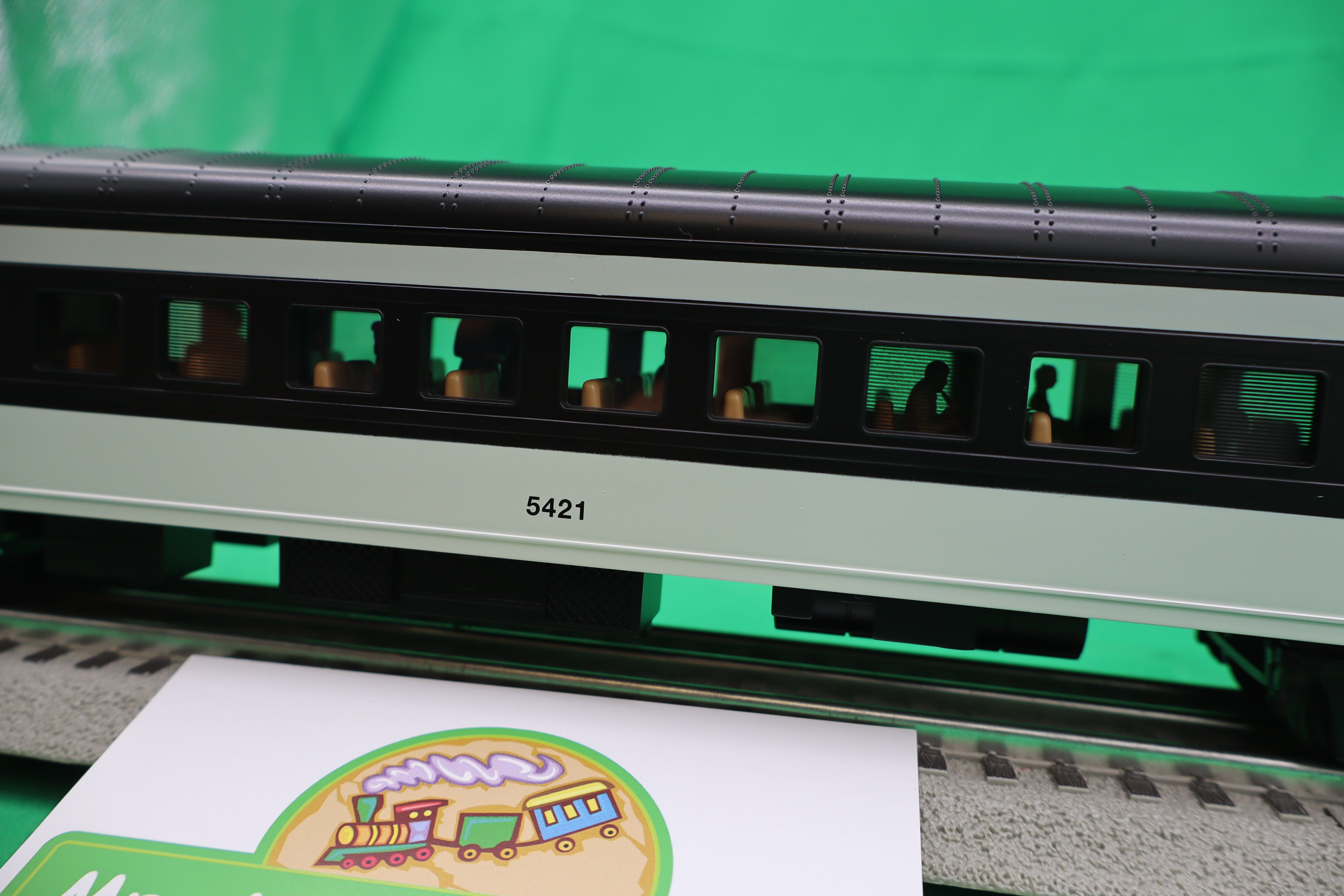 Atlas O 3001950 - Premier - 70' Streamlined Passenger Car Set "Canadian National" (2-Car)