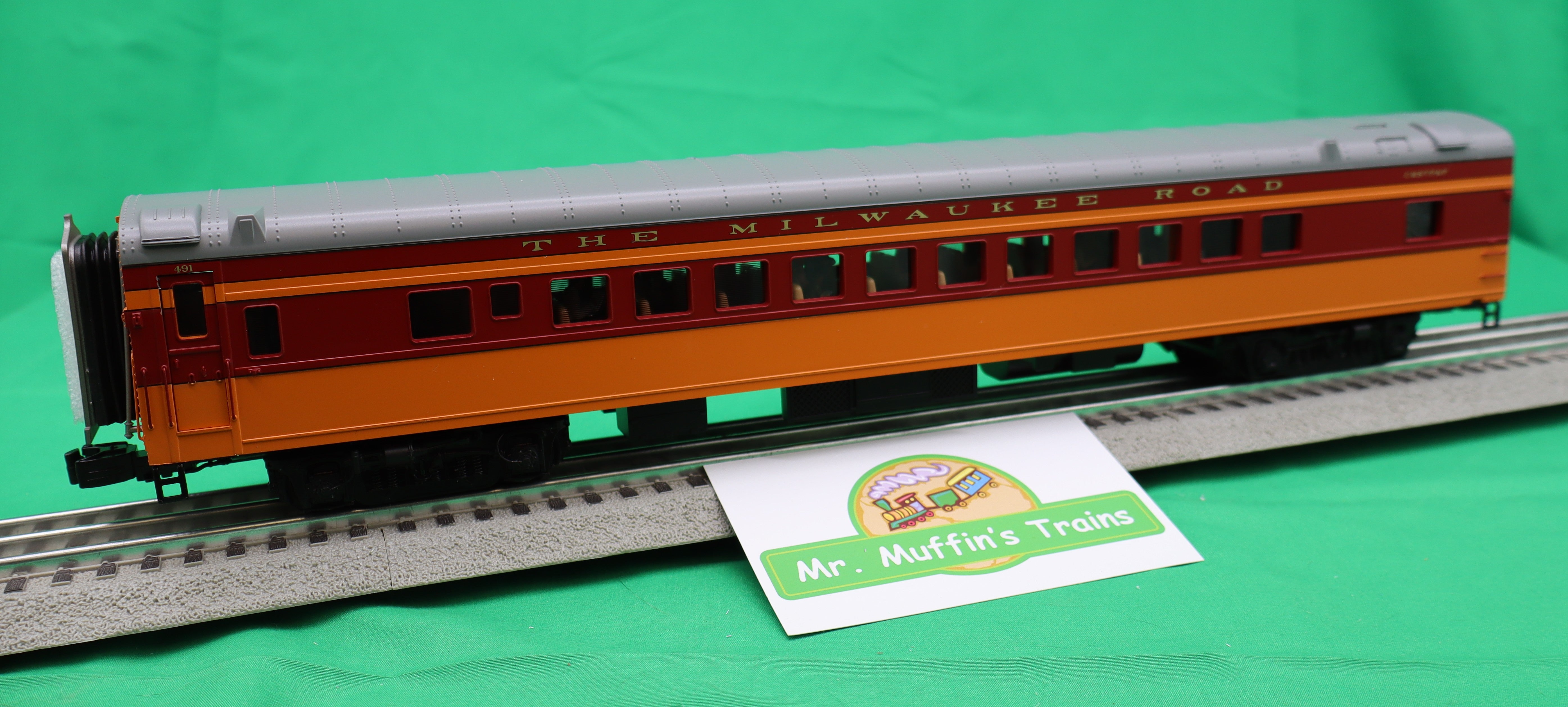 Atlas O 3001955 - Premier - 70' Streamlined Passenger Car Set "Milwaukee Road" (4-Car)