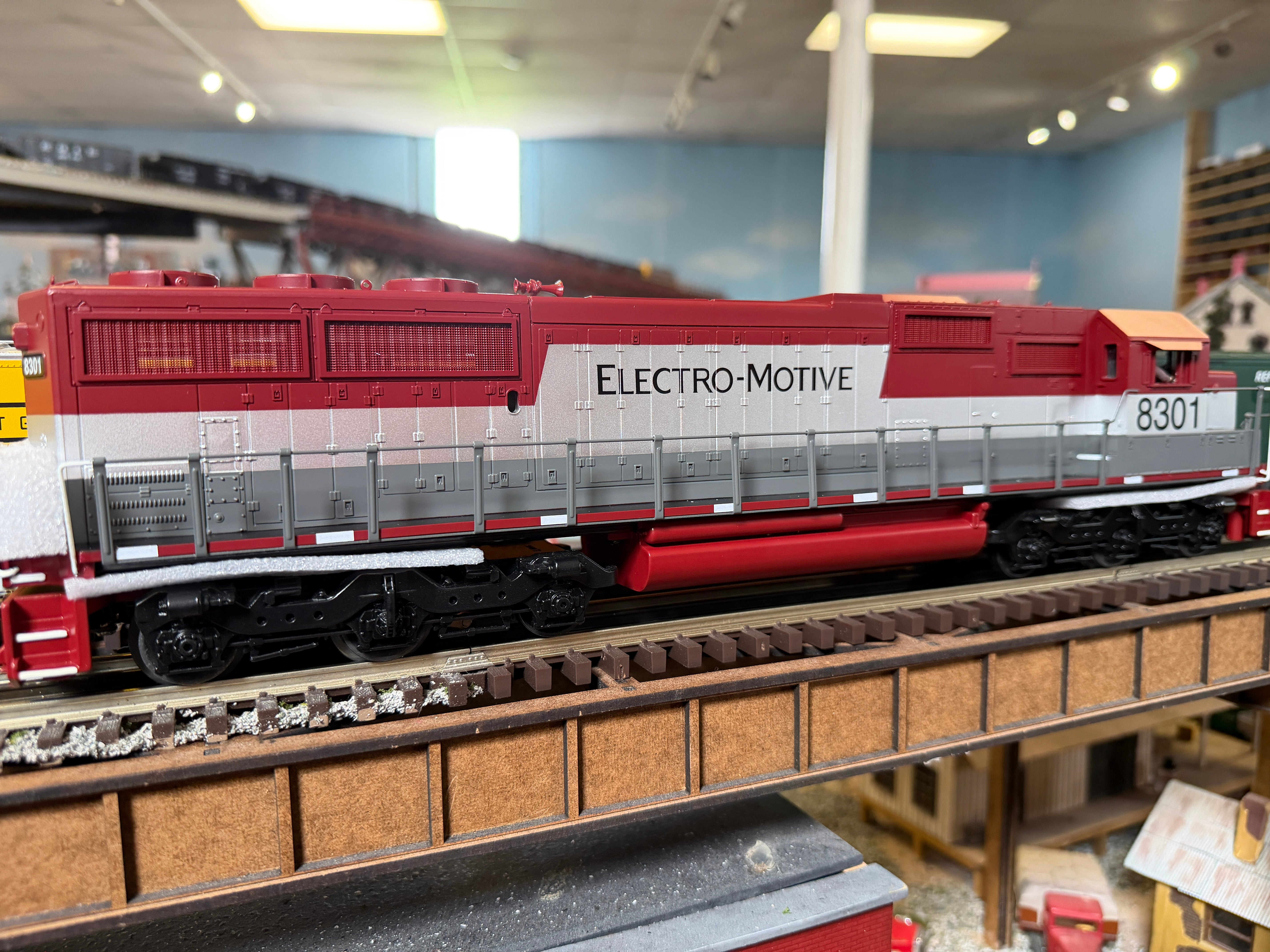 MTH 30-21357-1 - RailKing - SD60 Diesel Engine "Electro Motive Division" #8301 w/ PS3 - Custom Run for MrMuffin'sTrains