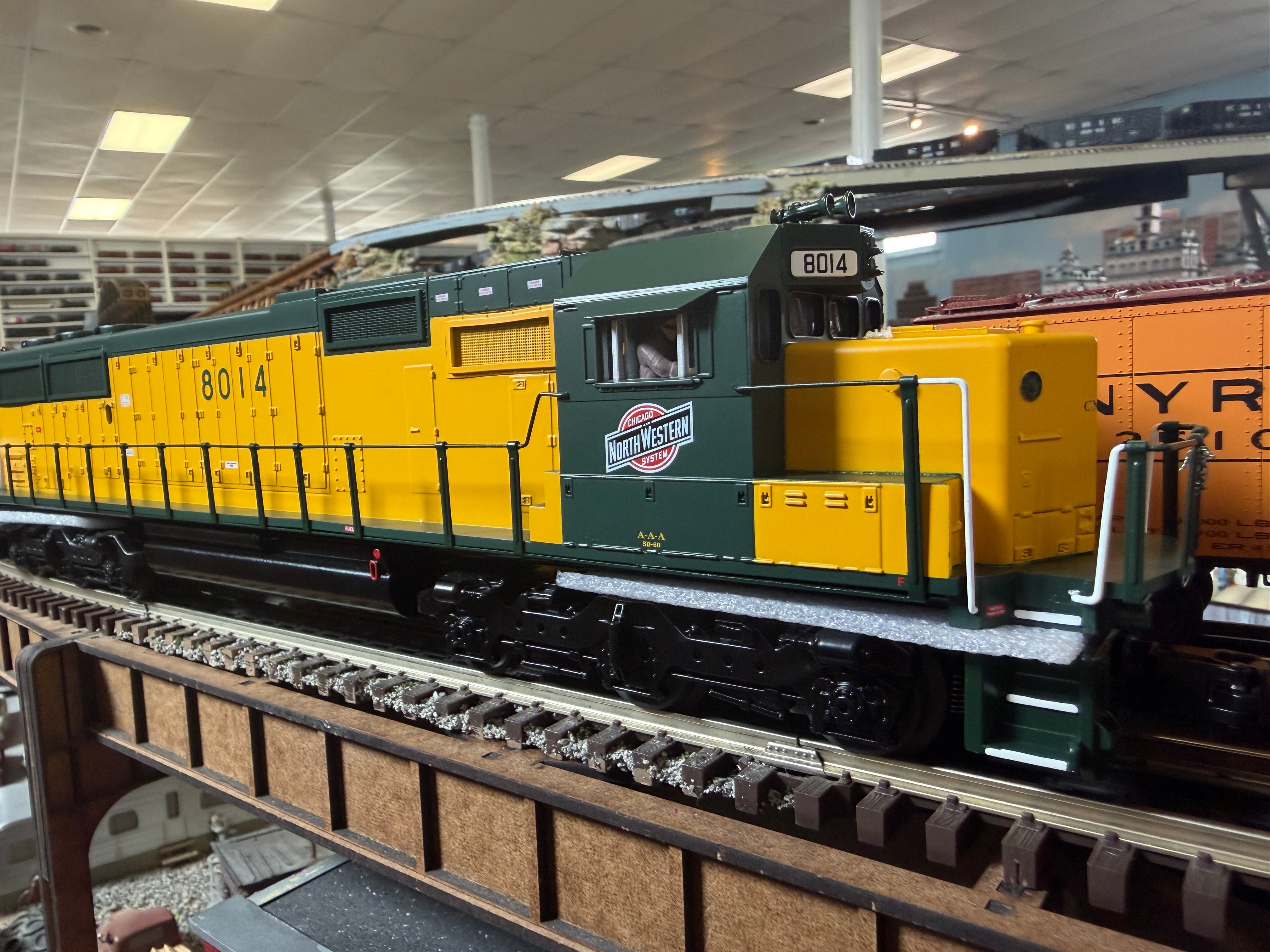 MTH 30-21339-1 - RailKing - SD60 Diesel Engine "Chicago & North Western" #8015 w/ PS3