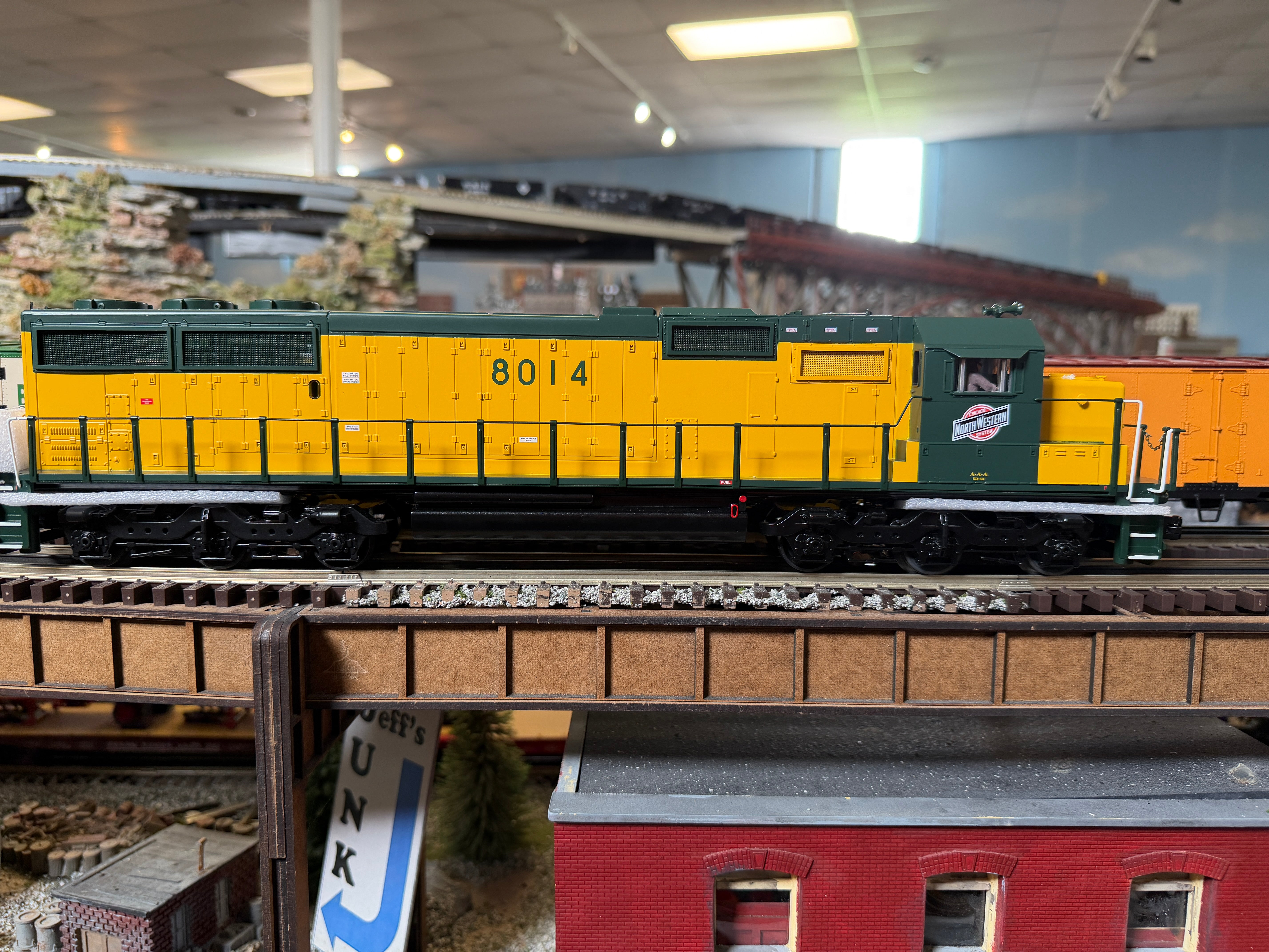 MTH 30-21339-1 - RailKing - SD60 Diesel Engine "Chicago & North Western" #8015 w/ PS3