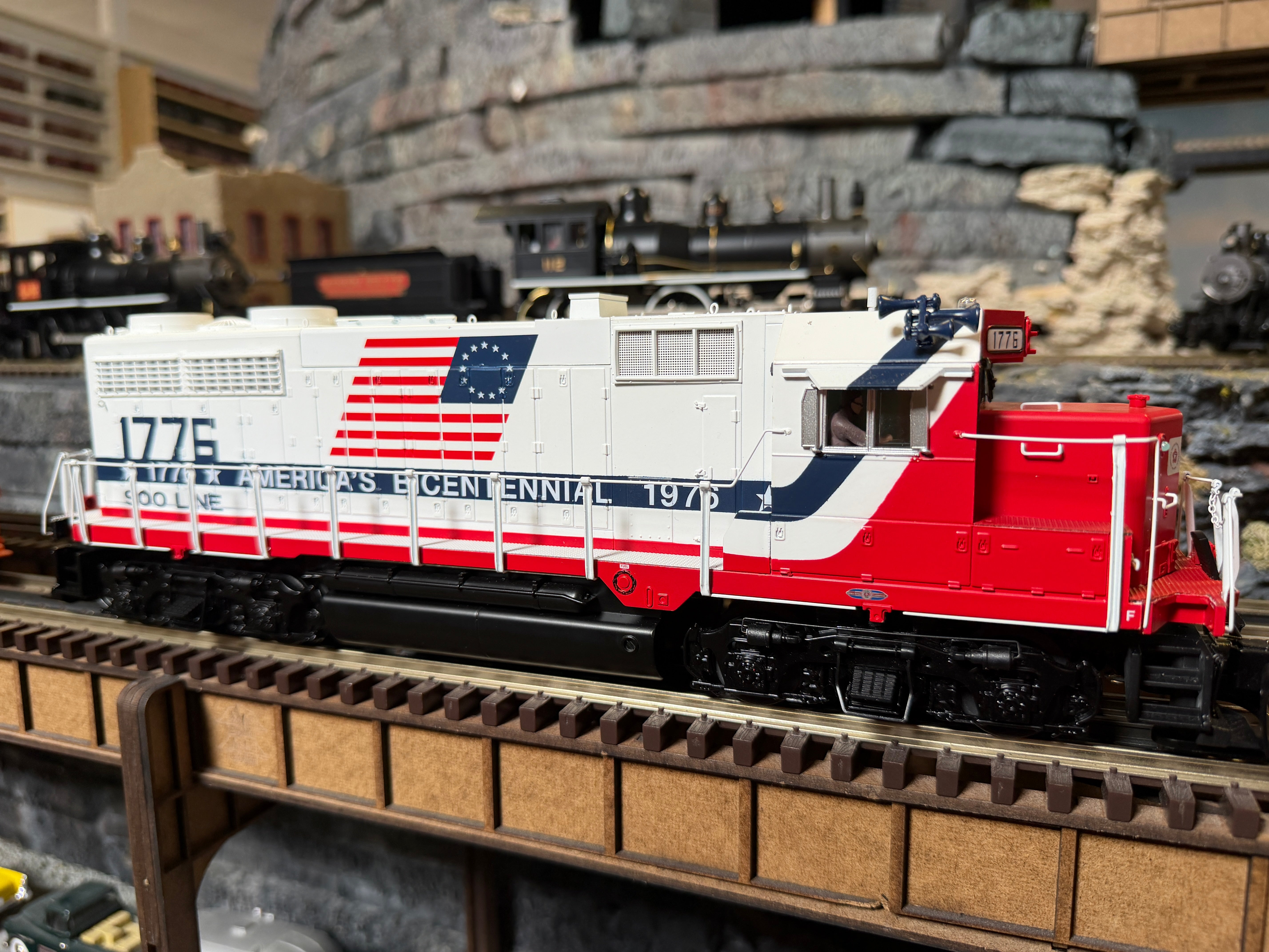 MTH 20-22109-1 - Premier - GP-35 Low Hood Diesel Engine "SOO Line" #1776 w/ PS3 (Bi-Centennial) - Custom Run for MrMuffin'sTrains