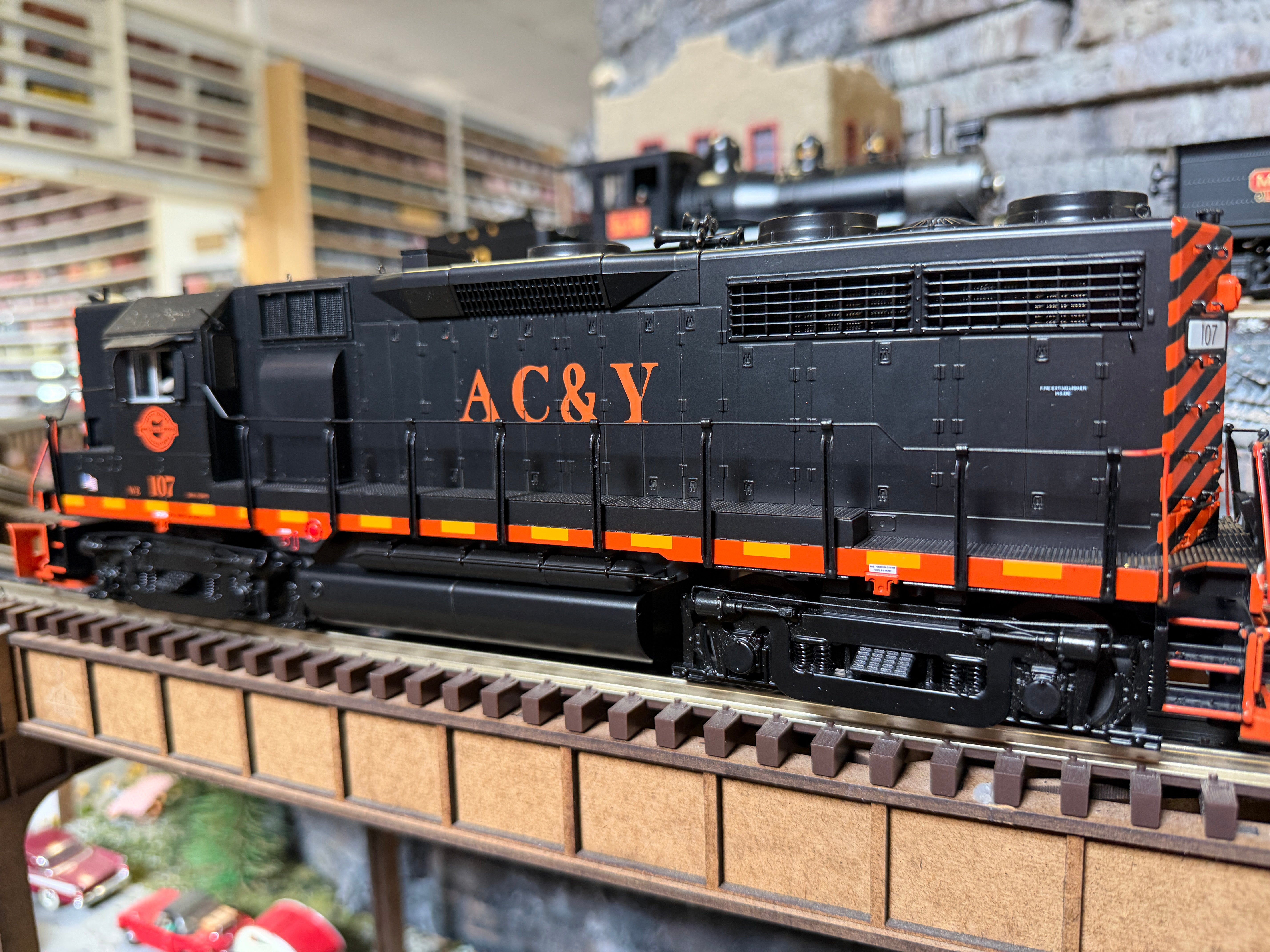 MTH 20-22082-1 - Premier - GP-35 High Hood Diesel Engine "Akron, Canton & Youngstown" #107 w/ PS3