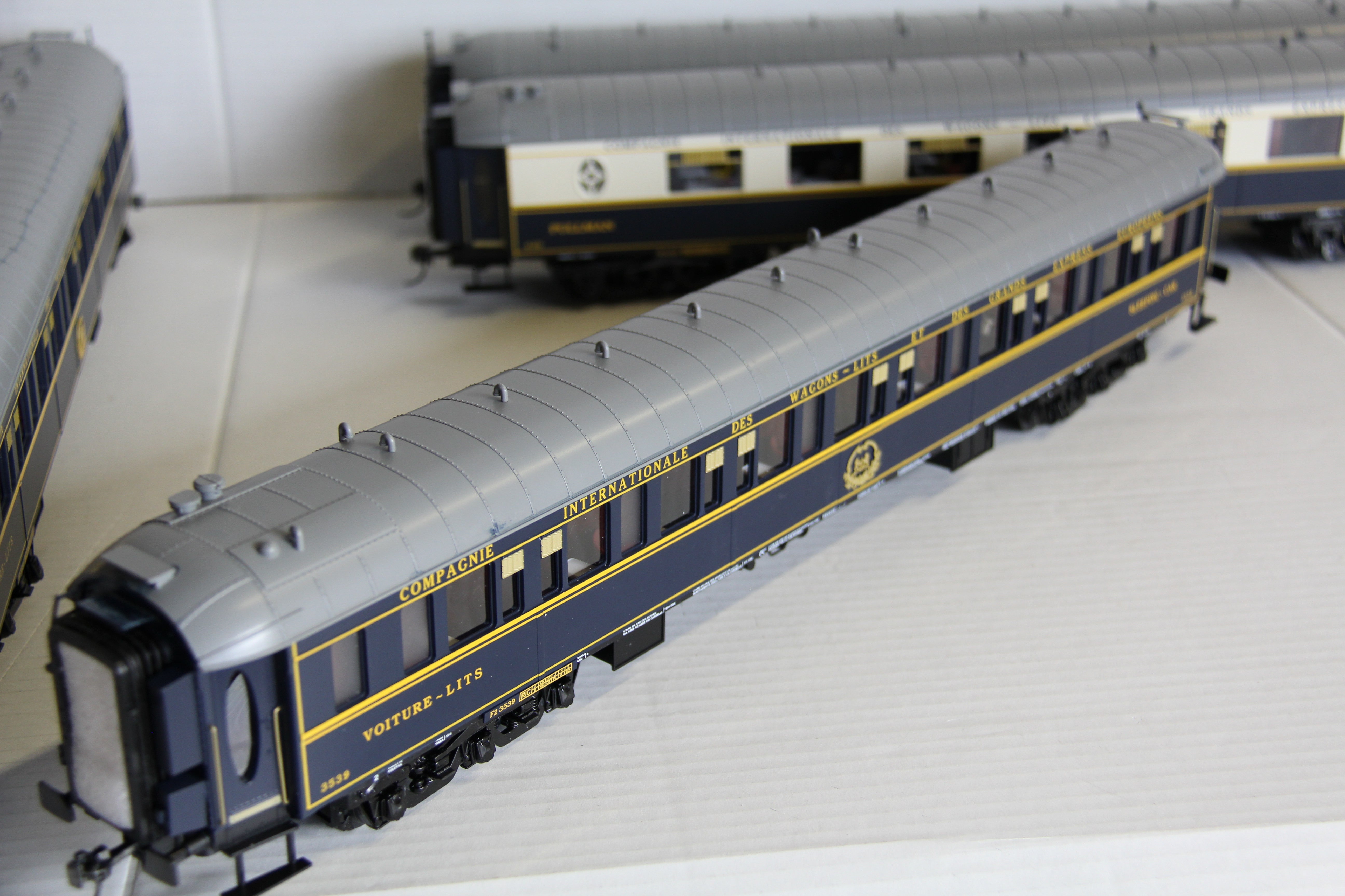 MTH 20-3344-1 "Orient Express" Chapelon 2-3-1E Pacific Steam Engine SNCF (Green Boiler) & MTH 20-60023 5 Car French SNCF Passenger Set (CONVERTED to 3Rail) with UPGRADED PS3-Second hand-M6827