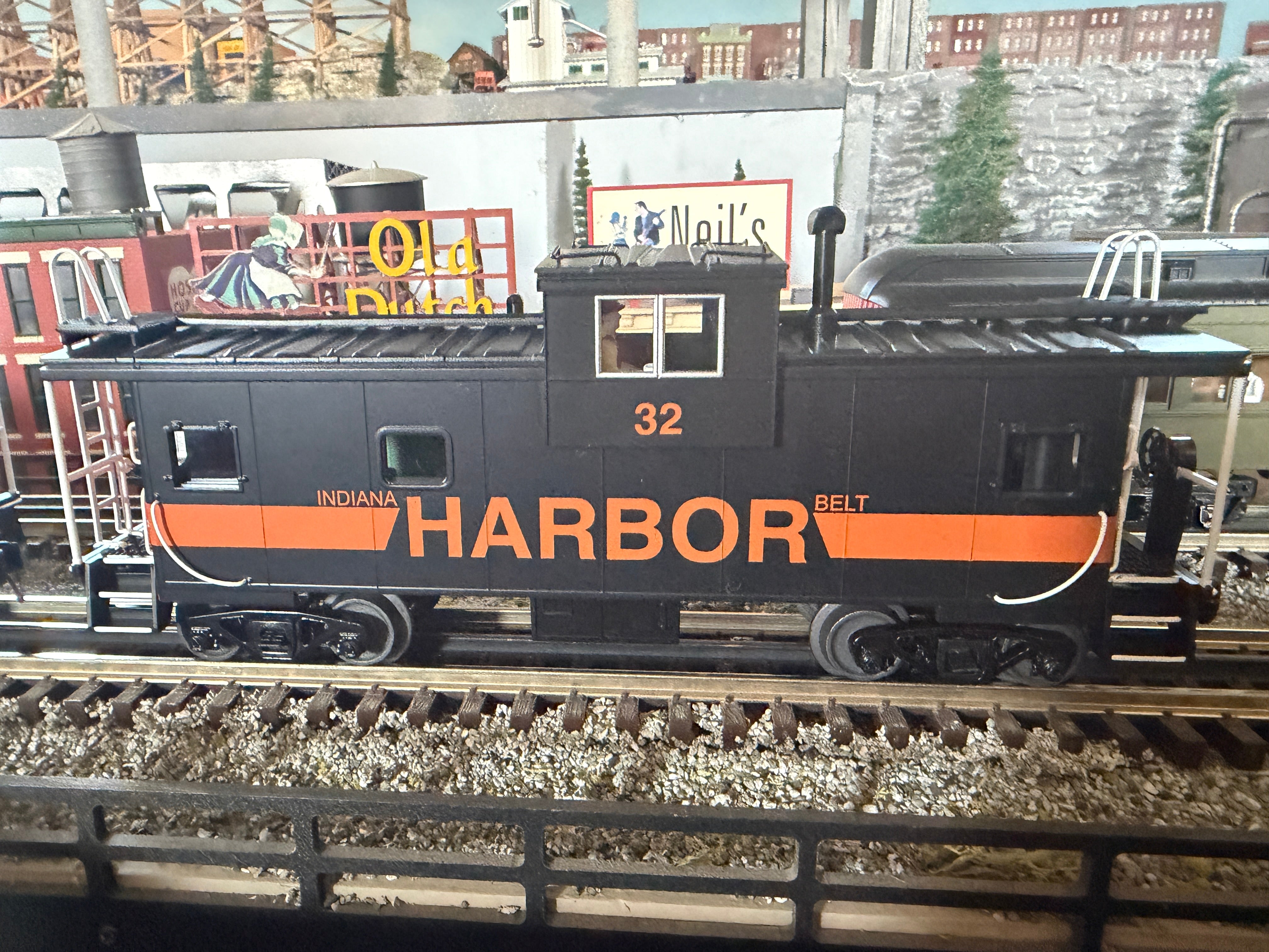 MTH 20-91841 - Premier - Extended Vision Caboose "Indiana Harbor Belt" #32 - Custom Run for MrMuffin'sTrains