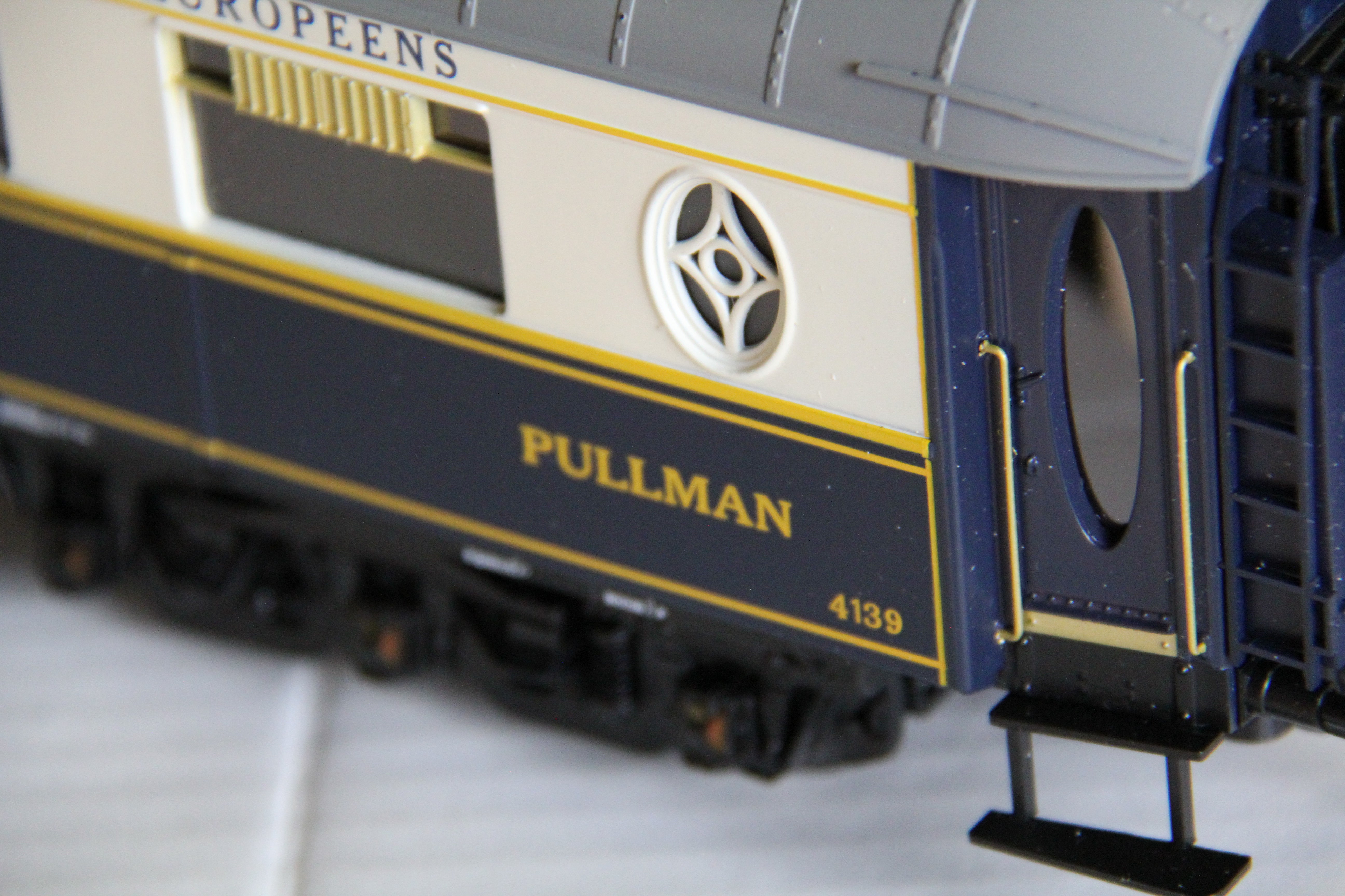 MTH 20-3344-1 "Orient Express" Chapelon 2-3-1E Pacific Steam Engine SNCF (Green Boiler) & MTH 20-60023 5 Car French SNCF Passenger Set (CONVERTED to 3Rail) with UPGRADED PS3-Second hand-M6827