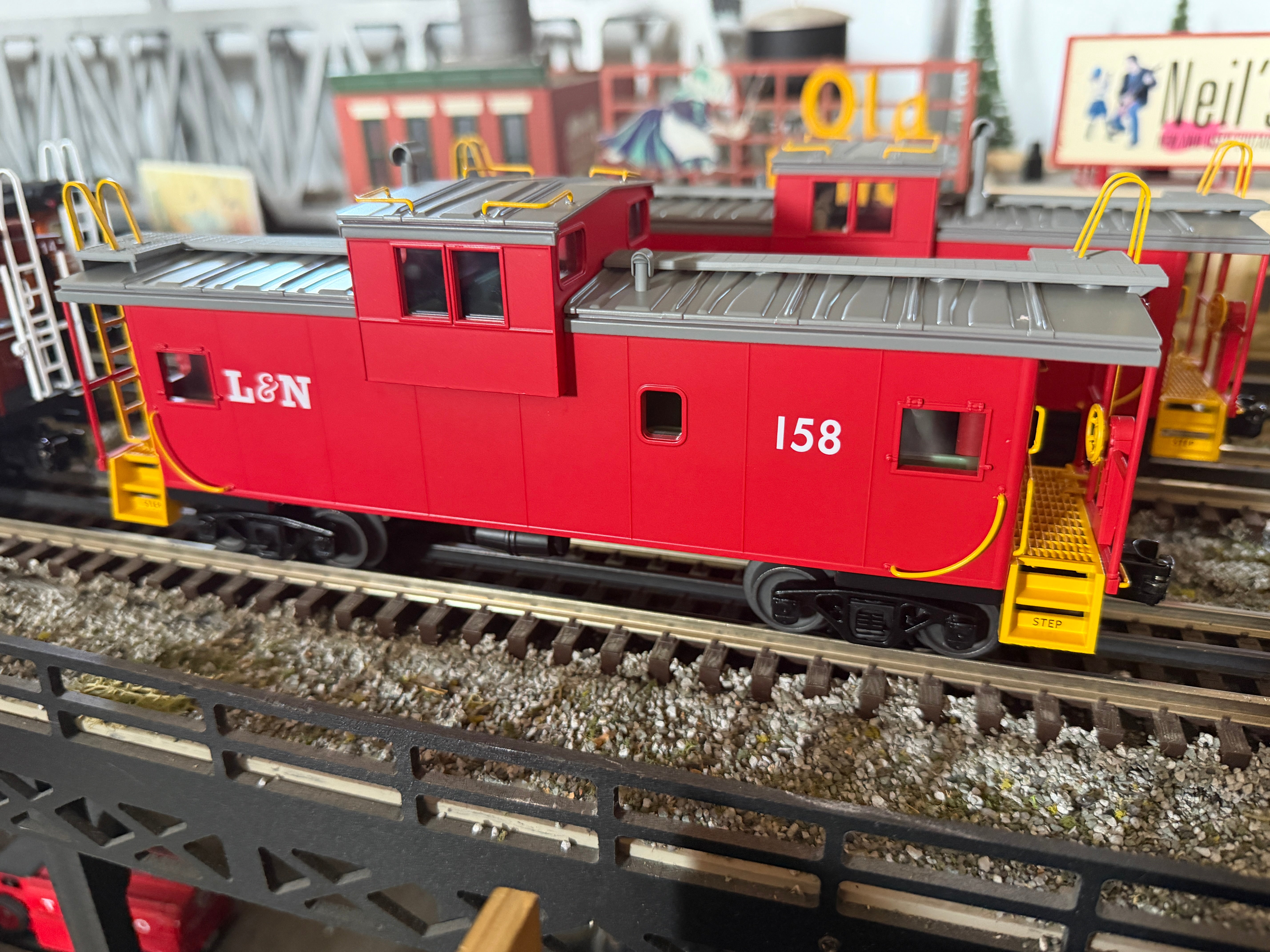 MTH 20-91845 - Premier - Extended Vision Caboose "Louisville & Nashville" #158 - Custom Run for MrMuffin'sTrains