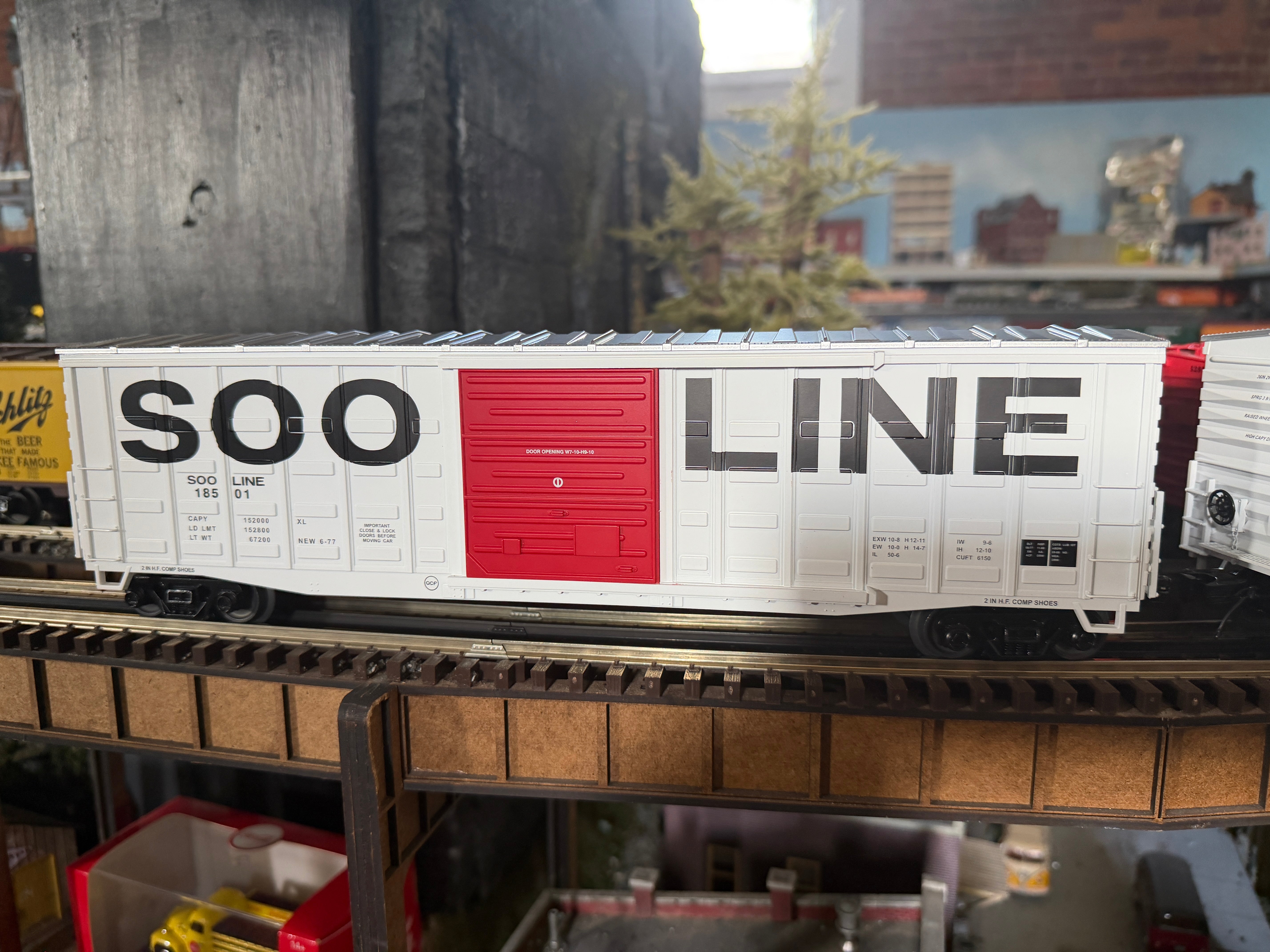 MTH 20-99493 - Premier - 50’ Waffle Box Car "SOO Line" #18501 - Custom Run for MrMuffin'sTrains