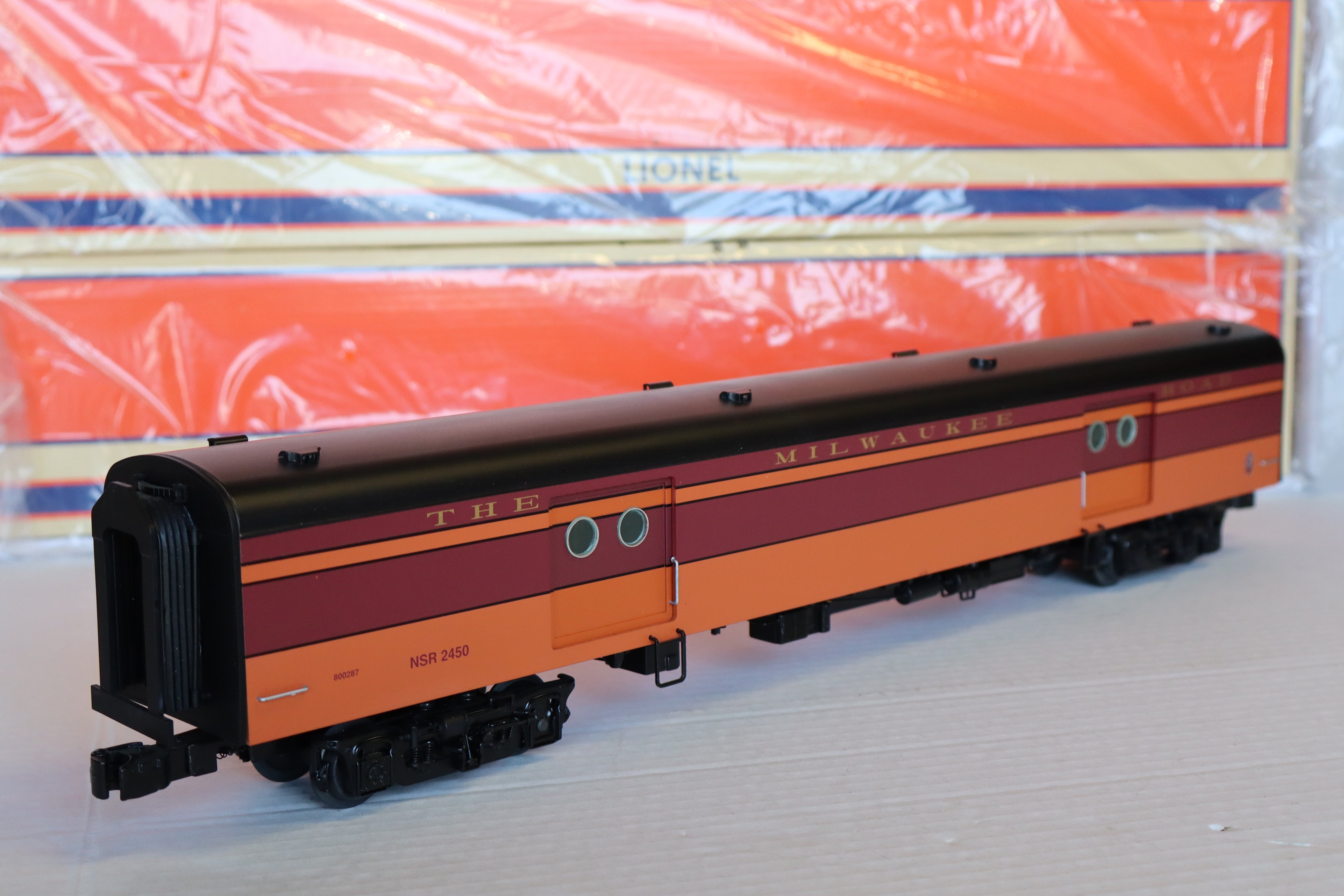 Lionel 6-11229 Milwaukee Road S3 Northern #261 Excursion Scheme w/ 4 Car Pass Set-Second hand-M8185